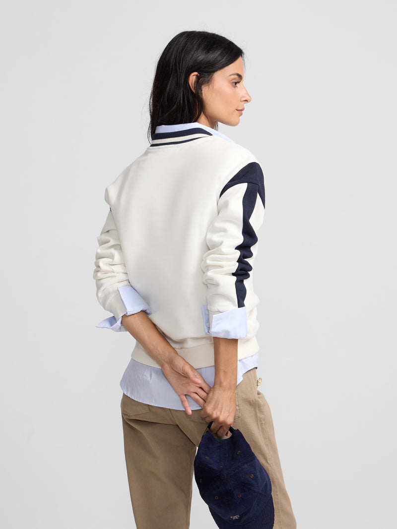 Sudadera woman cuello pico varsity crudo