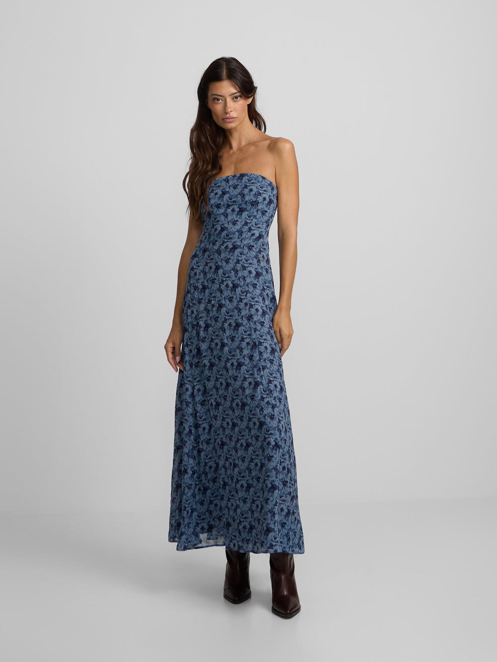 Robe longue bustier à fleurs bleues