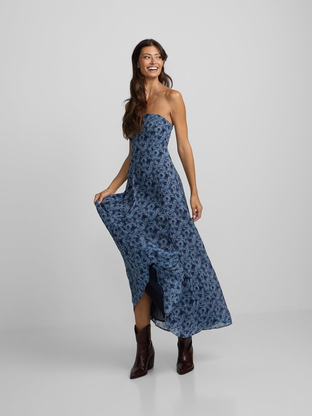 Robe longue bustier à fleurs bleues