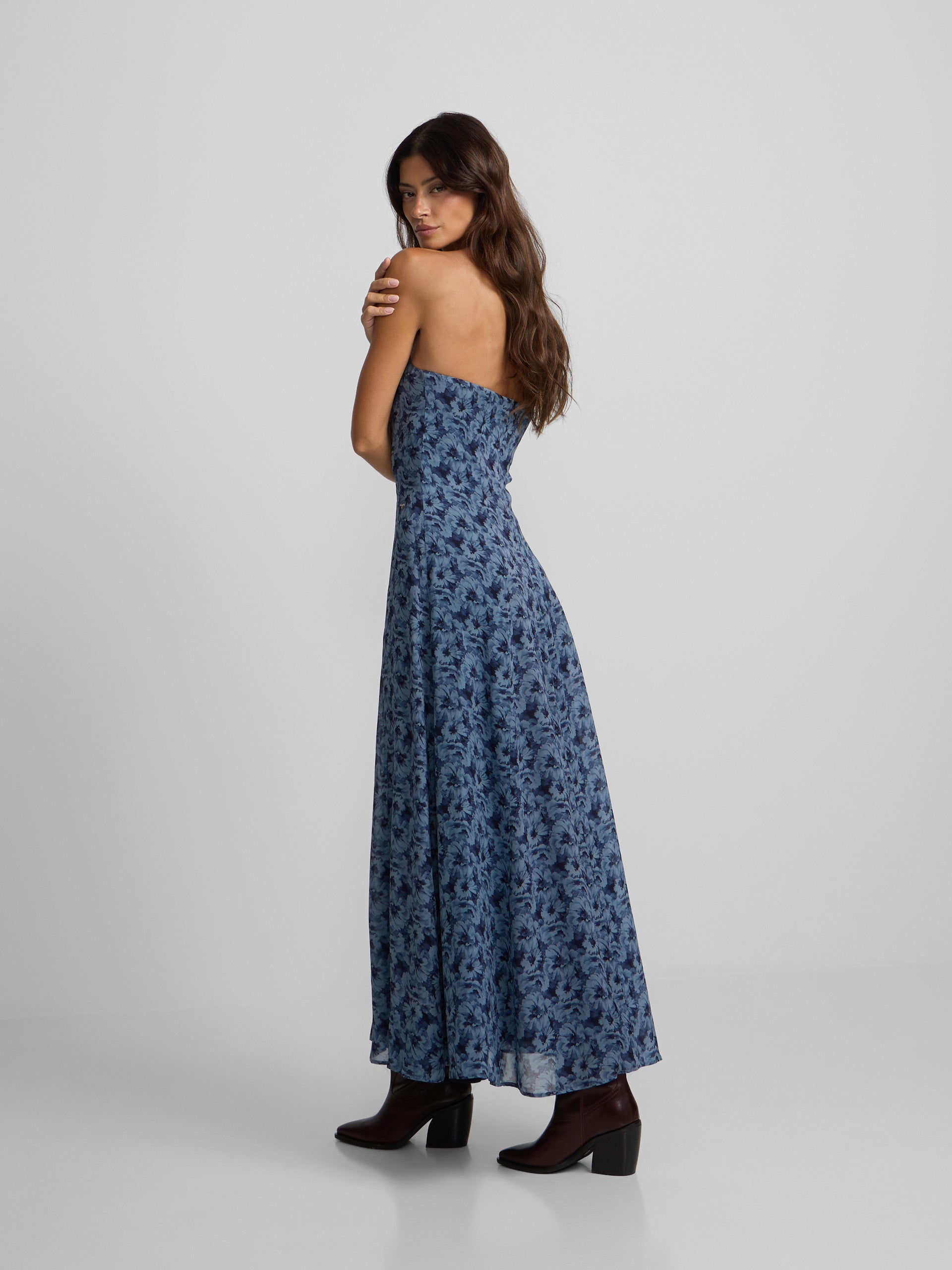 Vestido largo palabra de honor flores azul