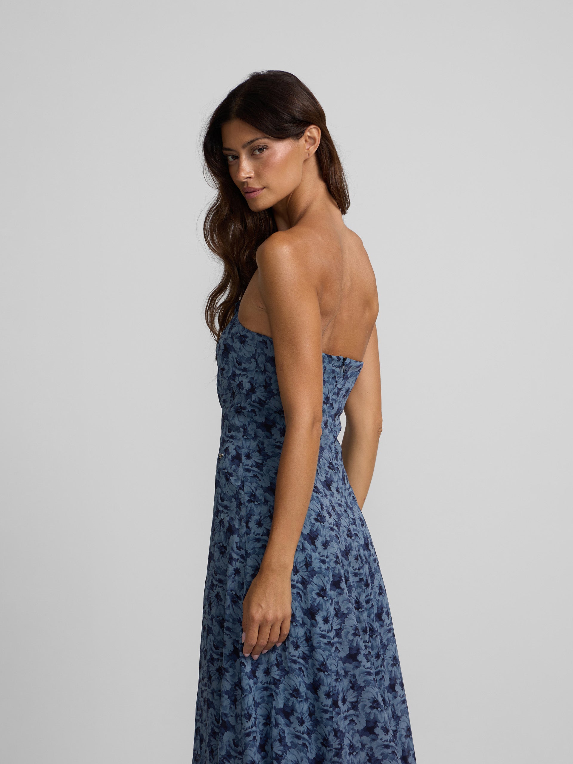 Vestido largo palabra de honor flores azul