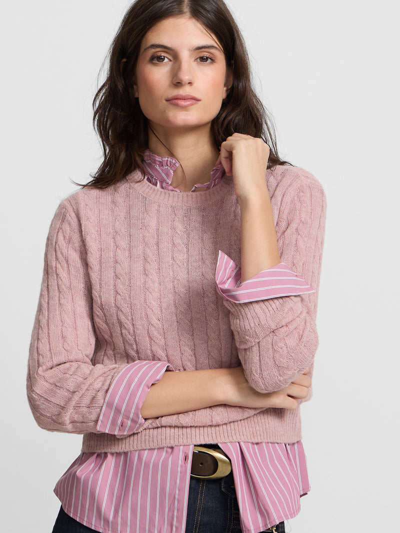 Pull torsadé à col rond rose