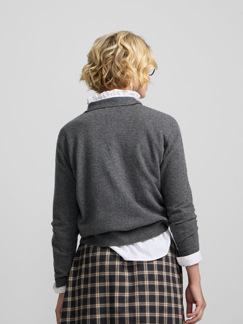 Cardigan cuello lazada gris