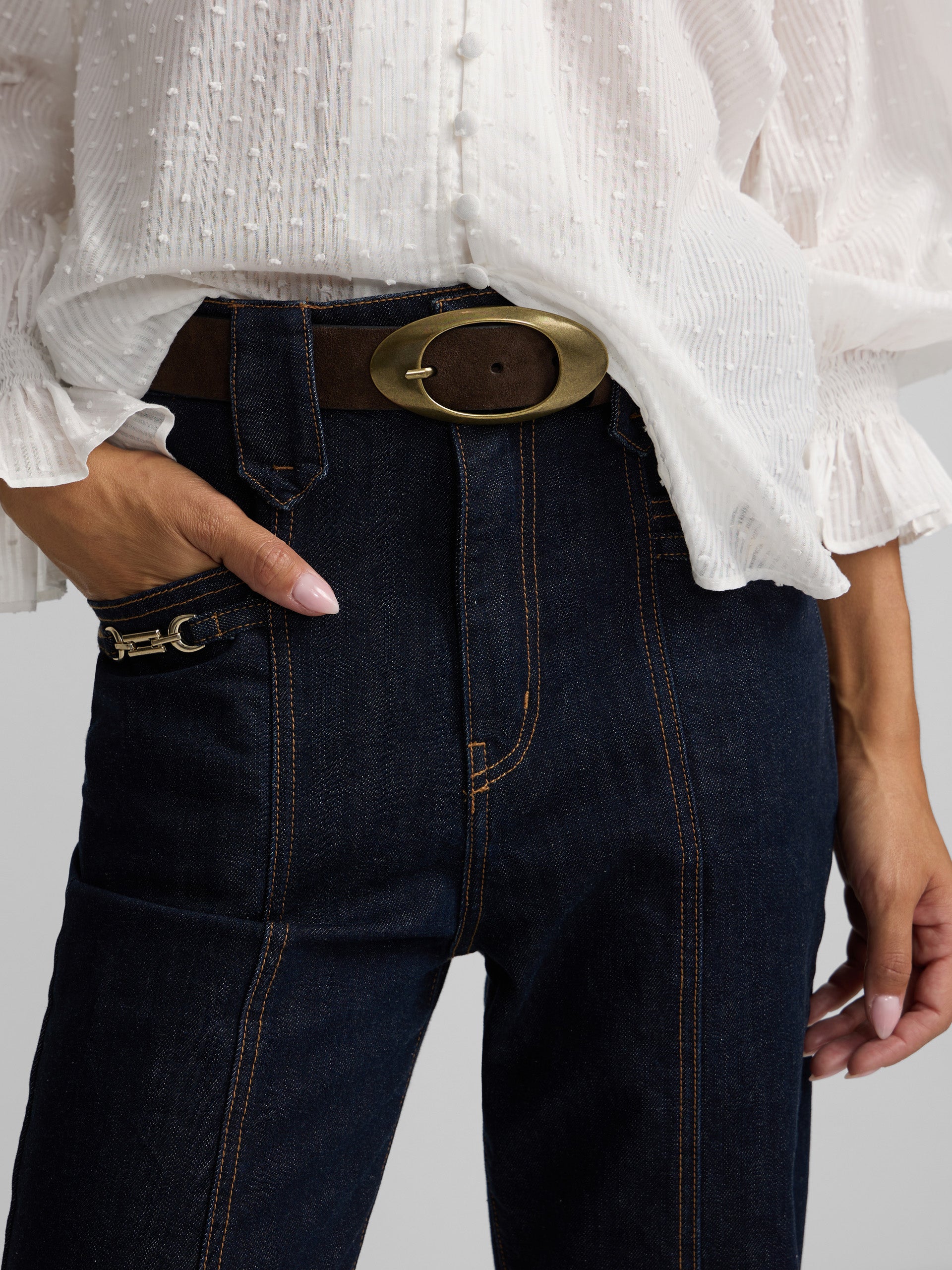 Pantalon en denim droit avec détails de boucles en denim
