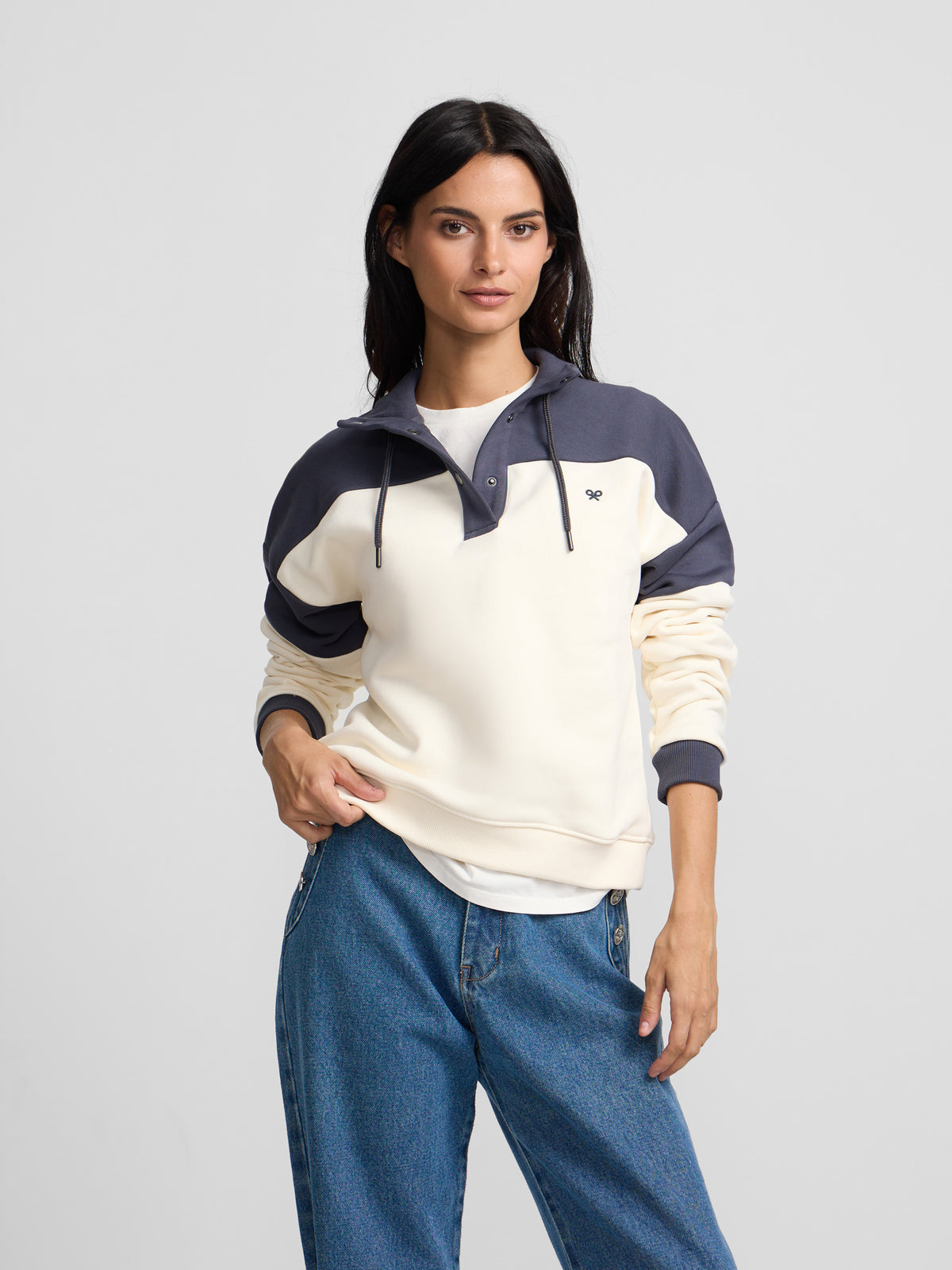 Sweat-shirt femme tricolore col à boutons bleu marine et écru