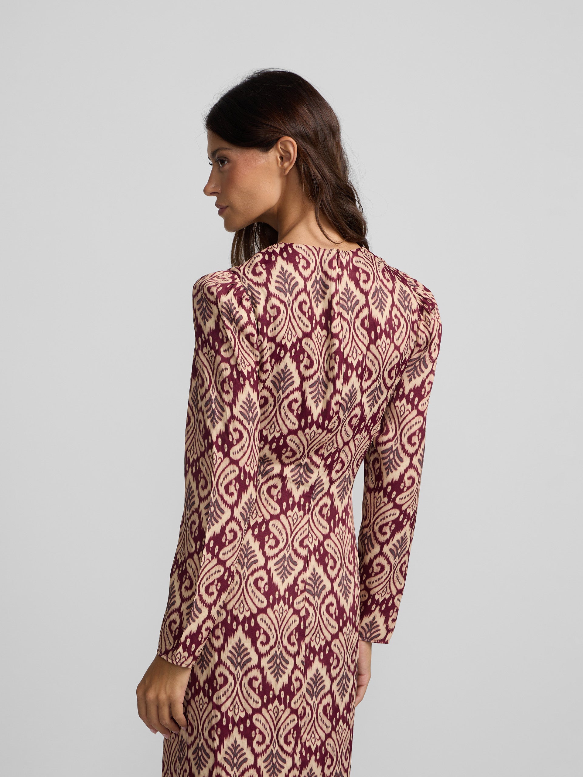 Robe longue drapée imprimé ikat bordeaux