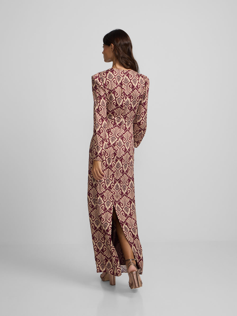 Robe longue drapée imprimé ikat bordeaux