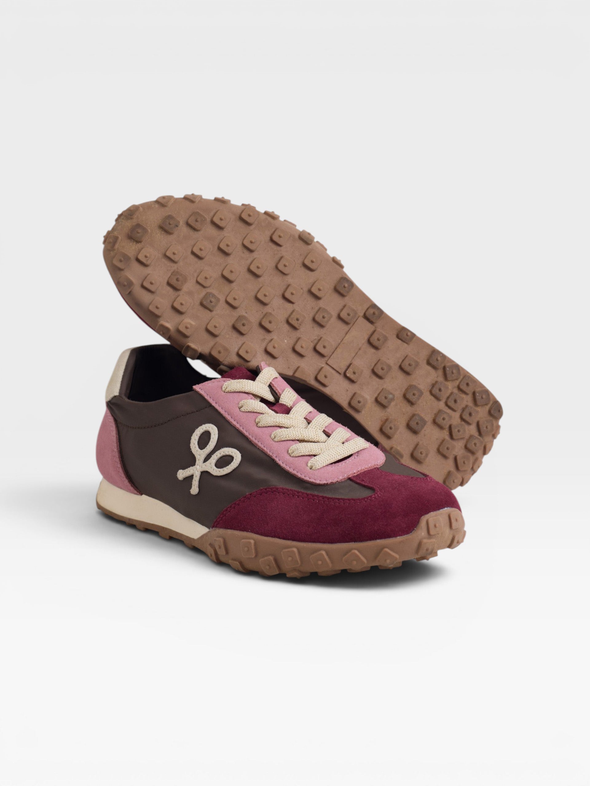 Zapatilla tricolor raquetas marron y granate