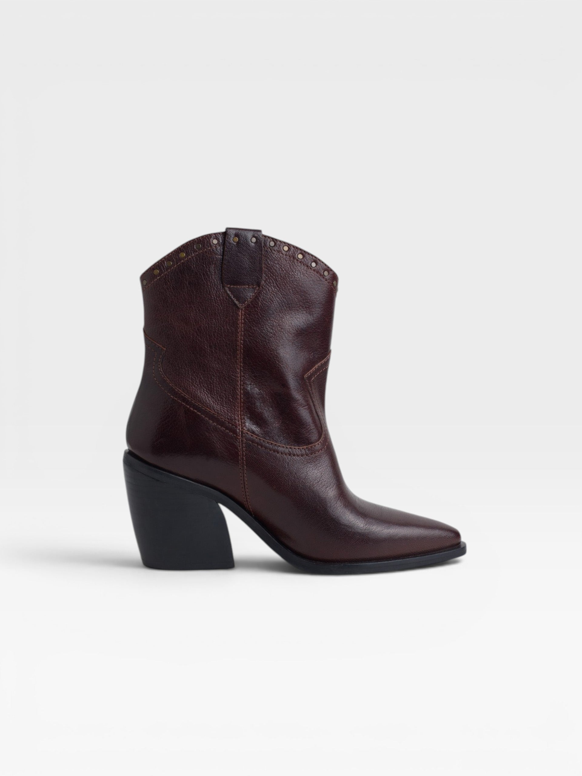 Leather ankle boot with heel and studded detail in burgundy