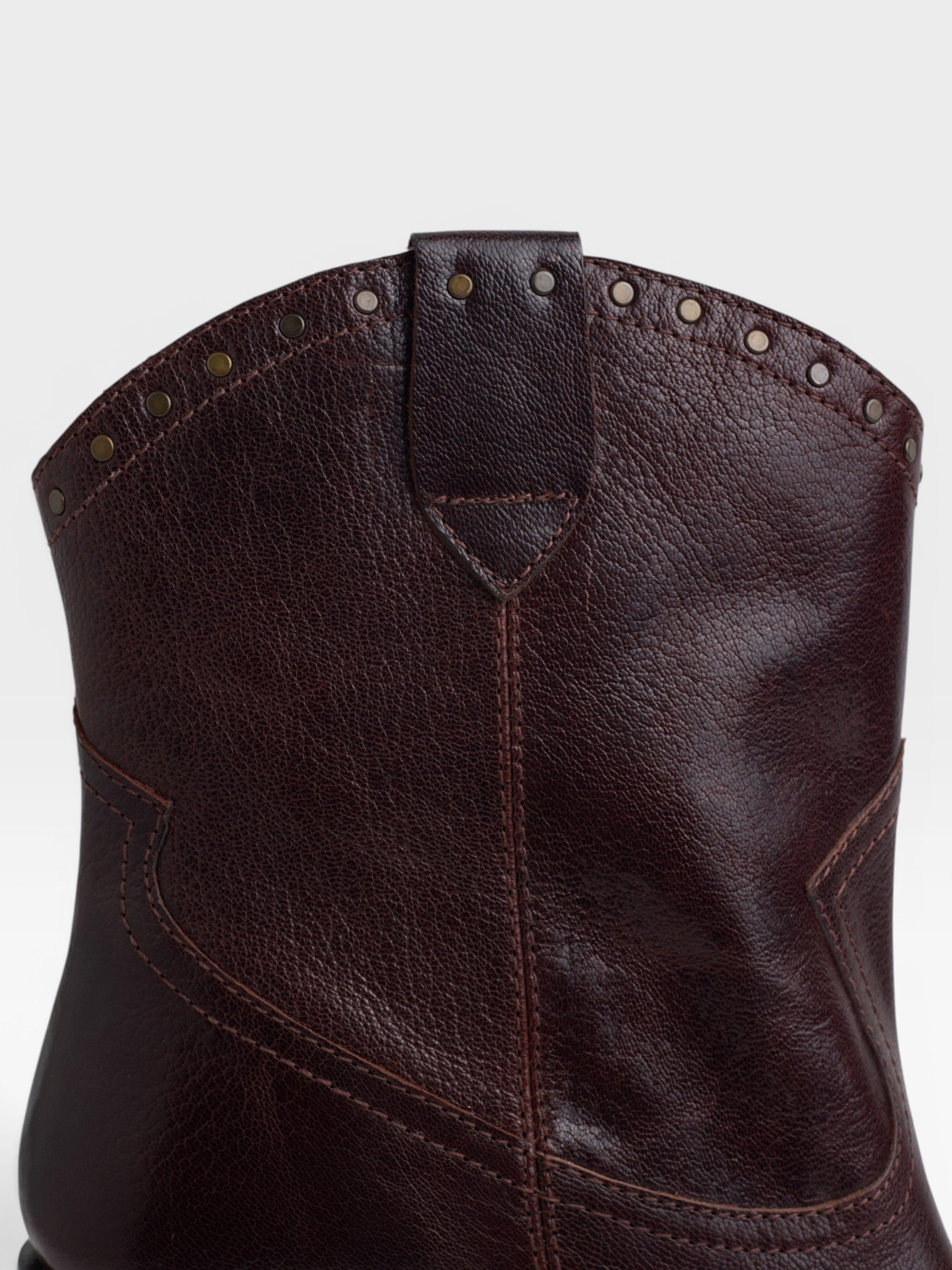 Leather ankle boot with heel and studded detail in burgundy