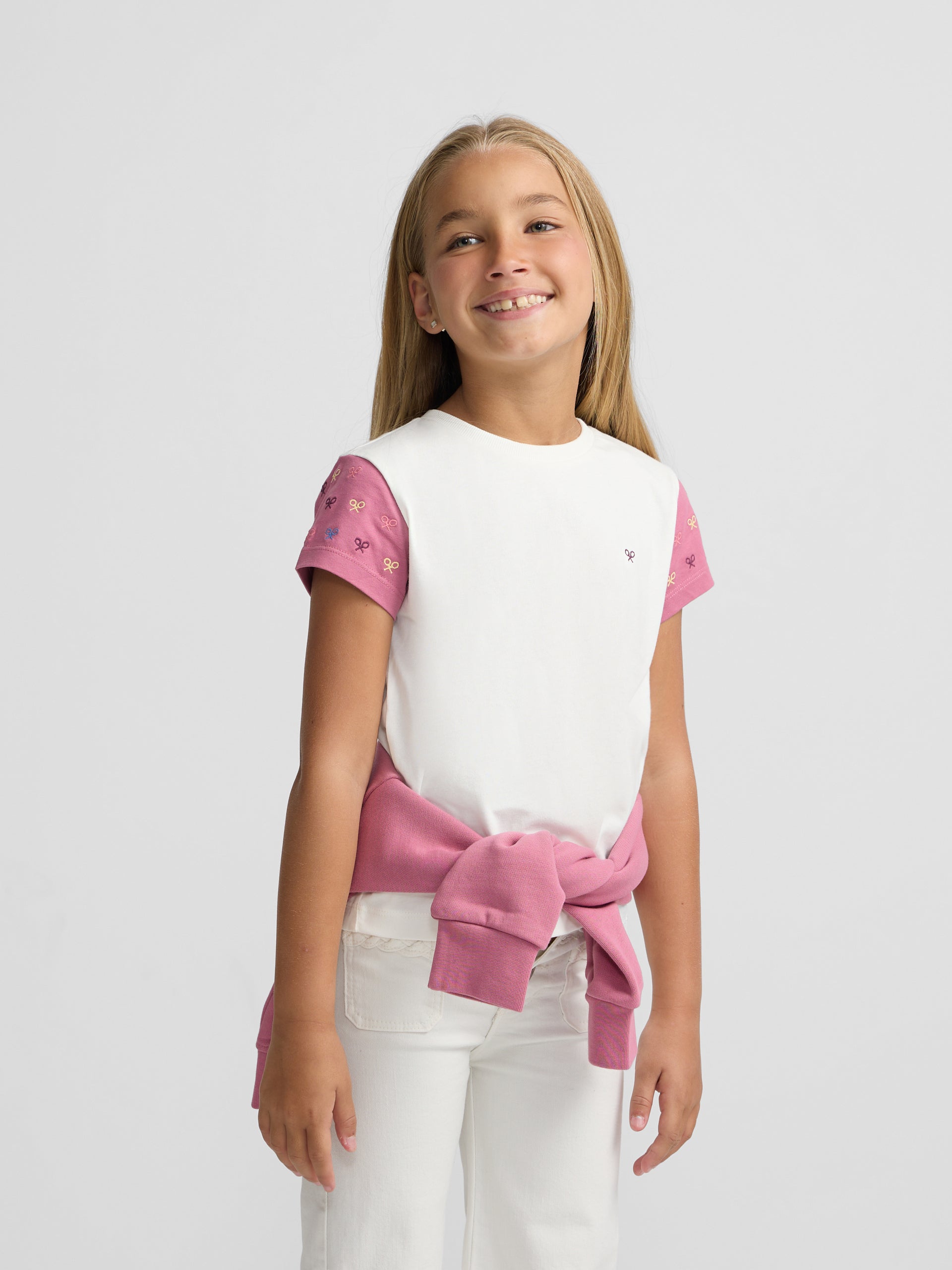 Camiseta girl raquetas mangas rosas blanco