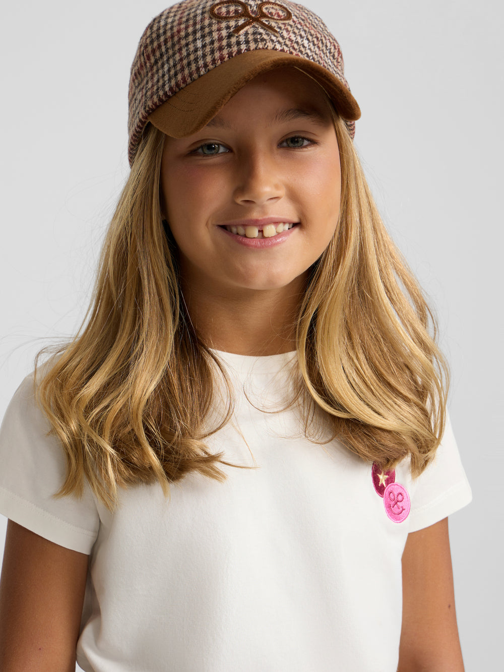 Camiseta girl parche raquetas blanca