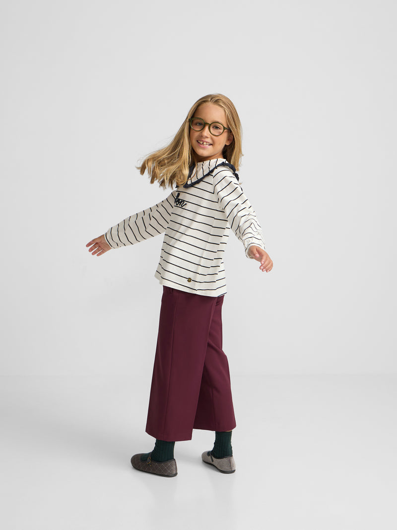 Girl's t-shirt with blue and white striped Peter Pan collar