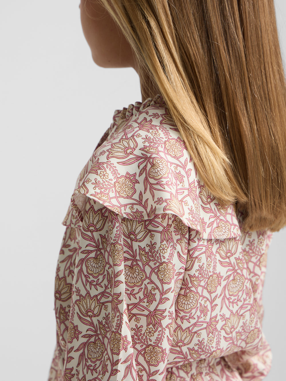 Blusa girl estampado flores rosa y blanco