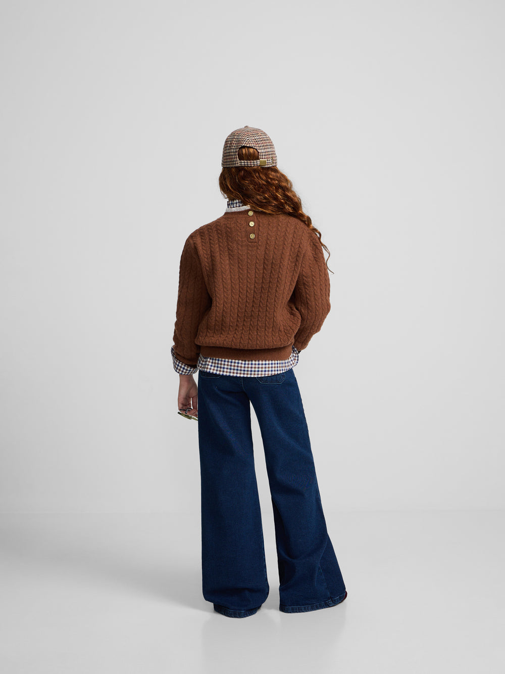 Pull fille torsadé col volant marron