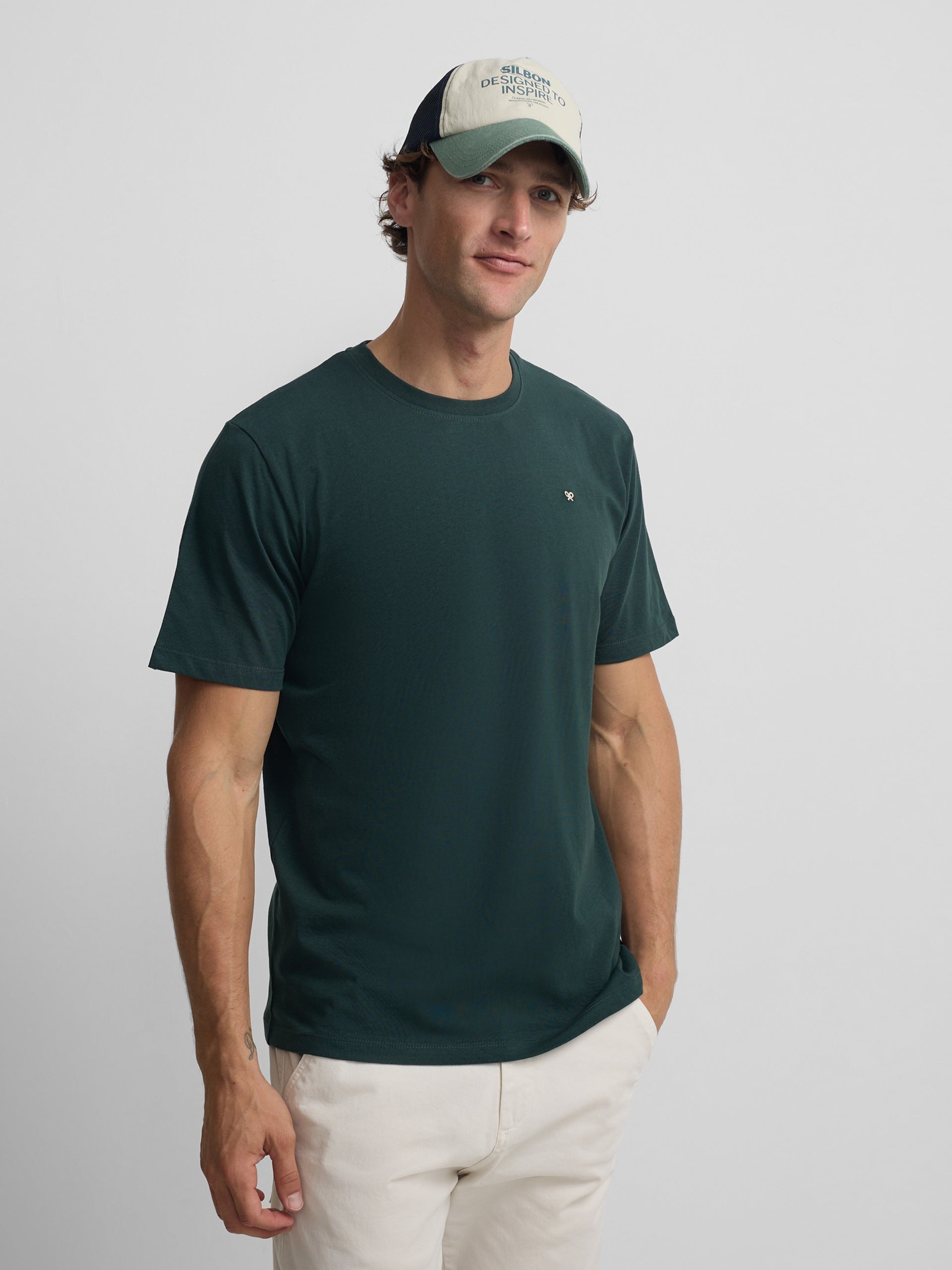 Gorra trucker designed inspired verde