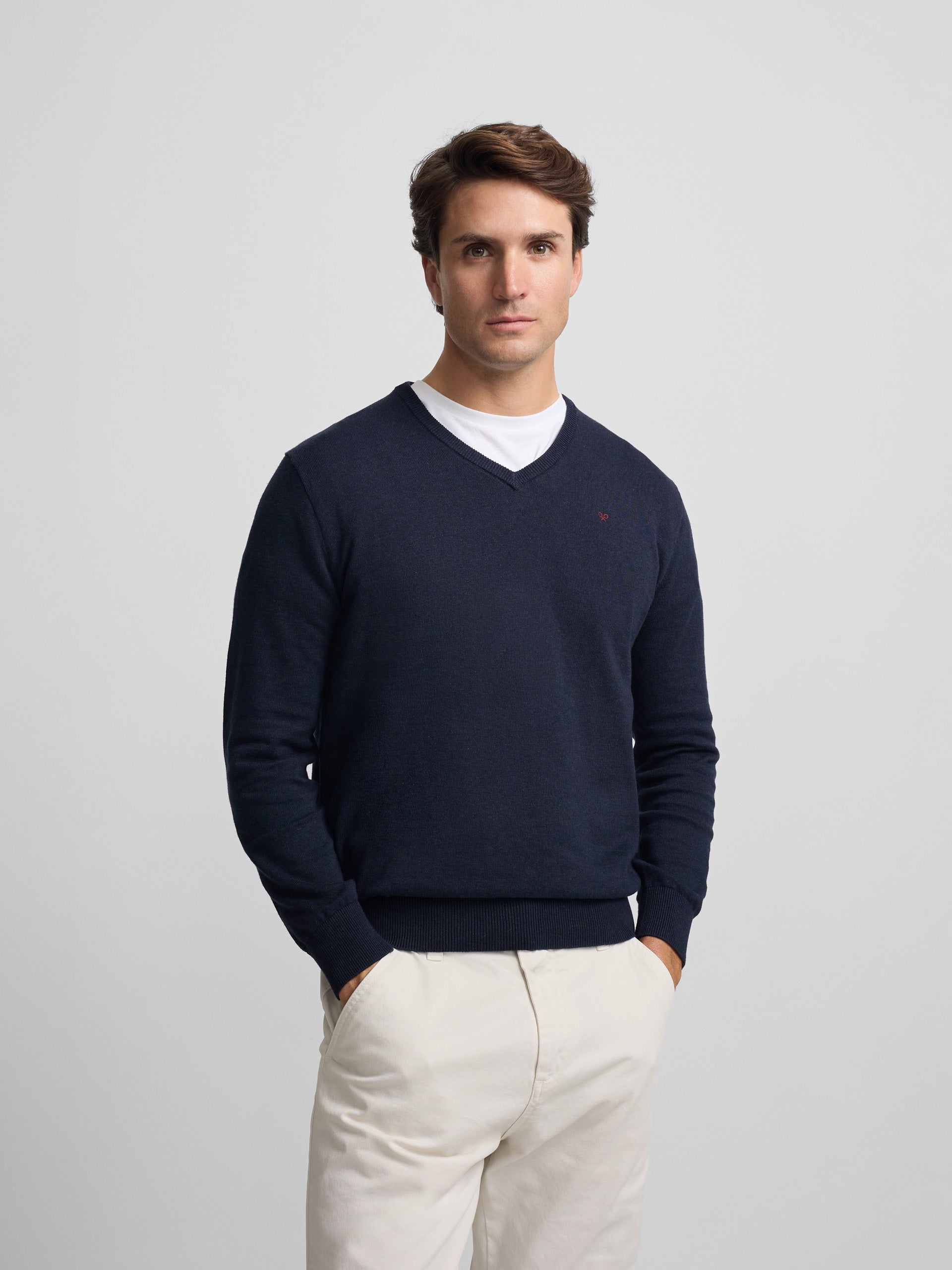 Jersey liso cuello pico azul marino
