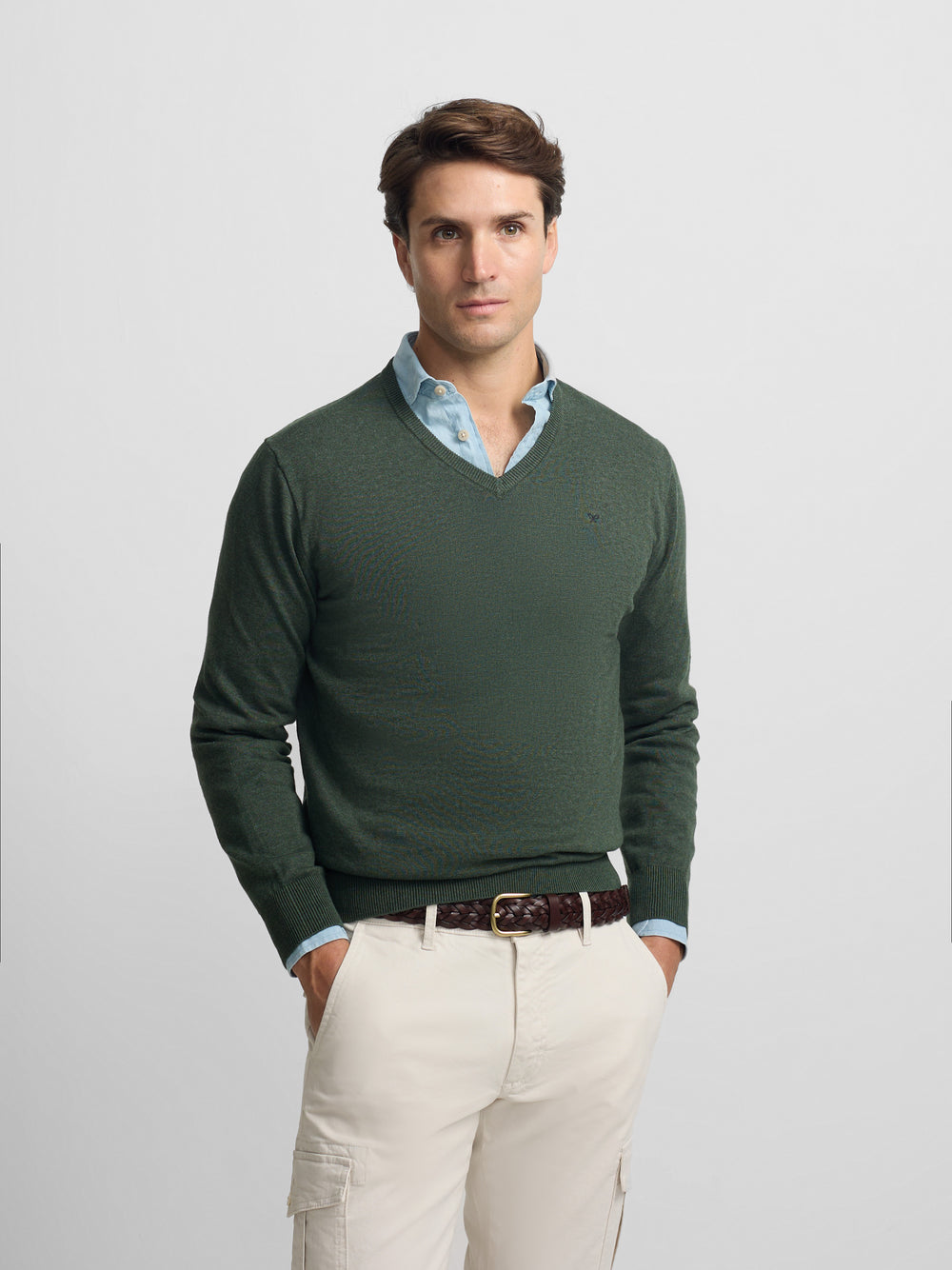 Jersey liso cuello pico verde oscuro