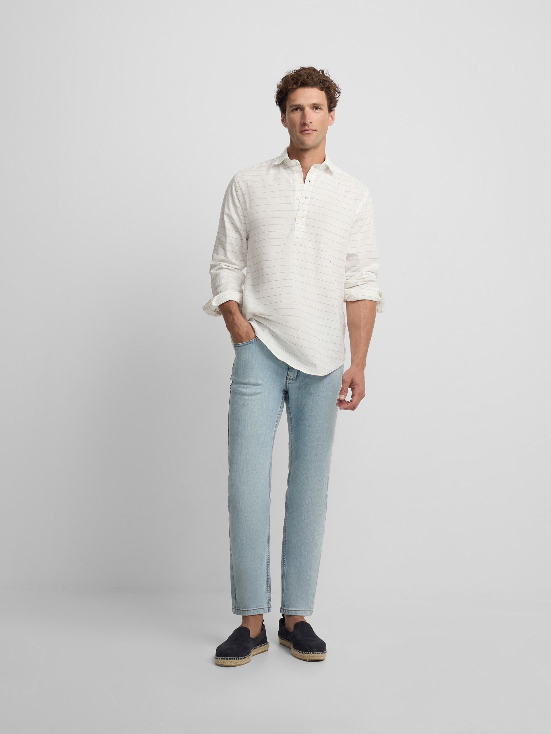 Pantalon sport denim azul claro