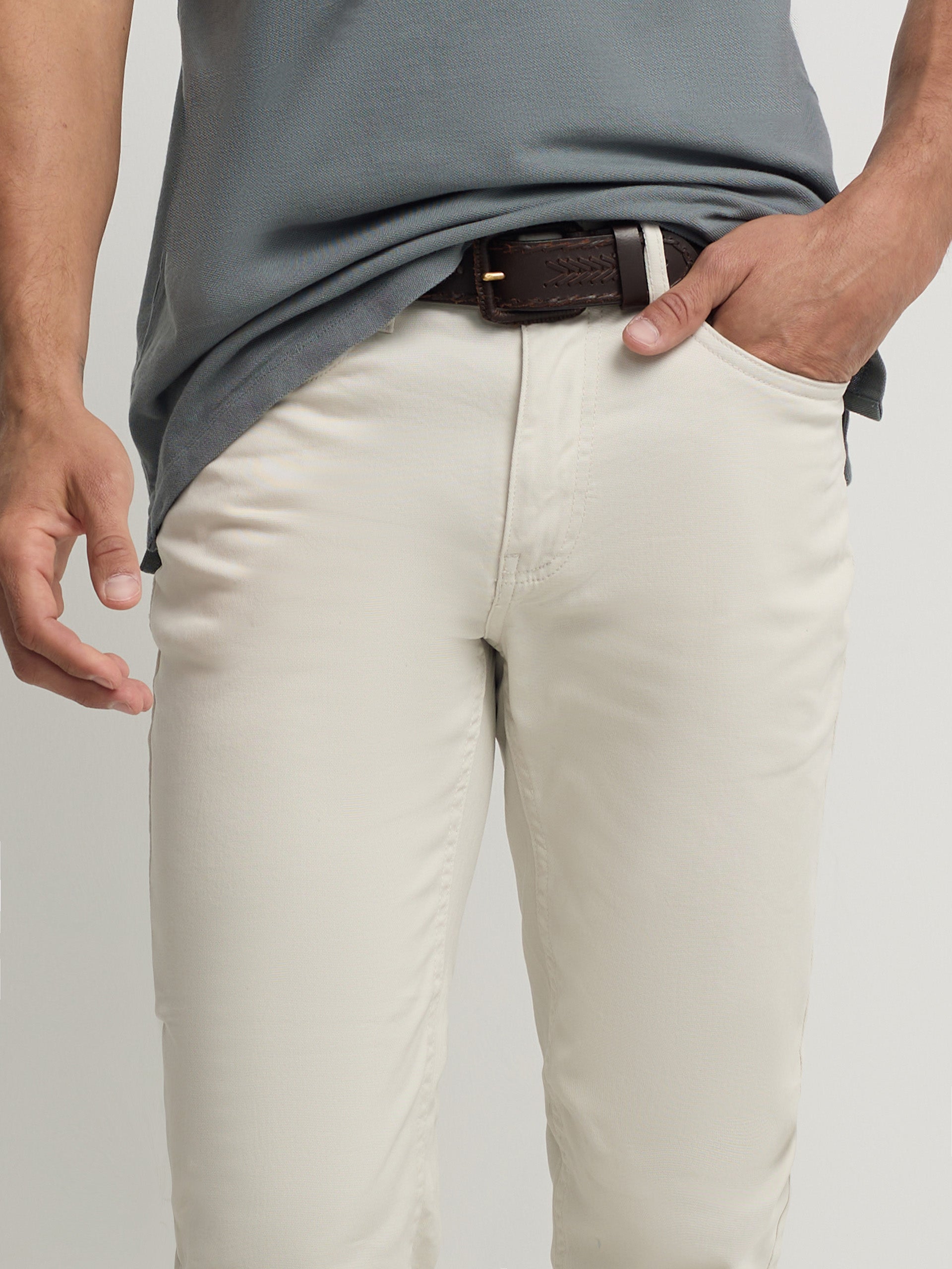 Pantalon sport cinco bolsillos piedra