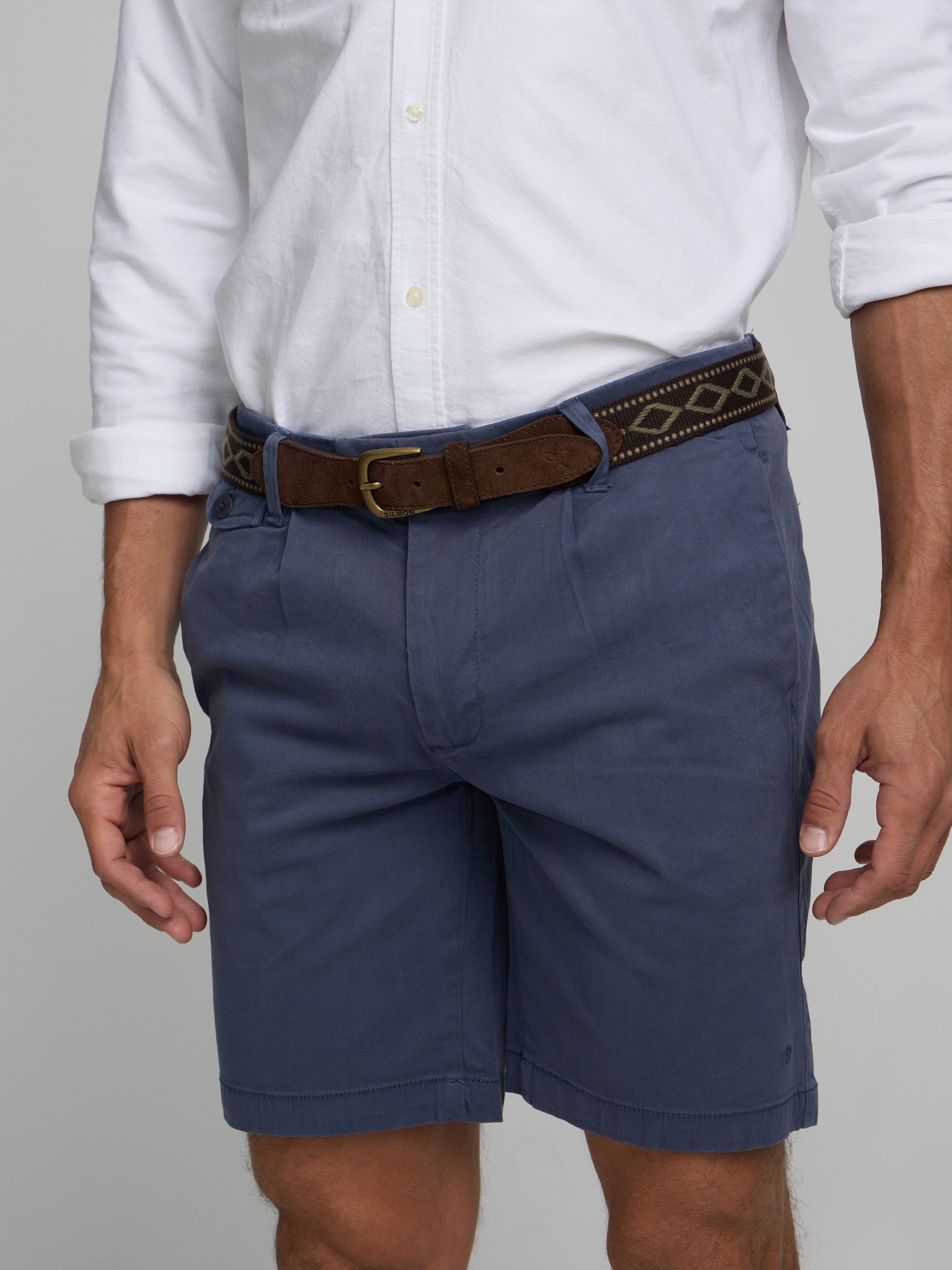 Classic indigo blue pleated Bermuda shorts