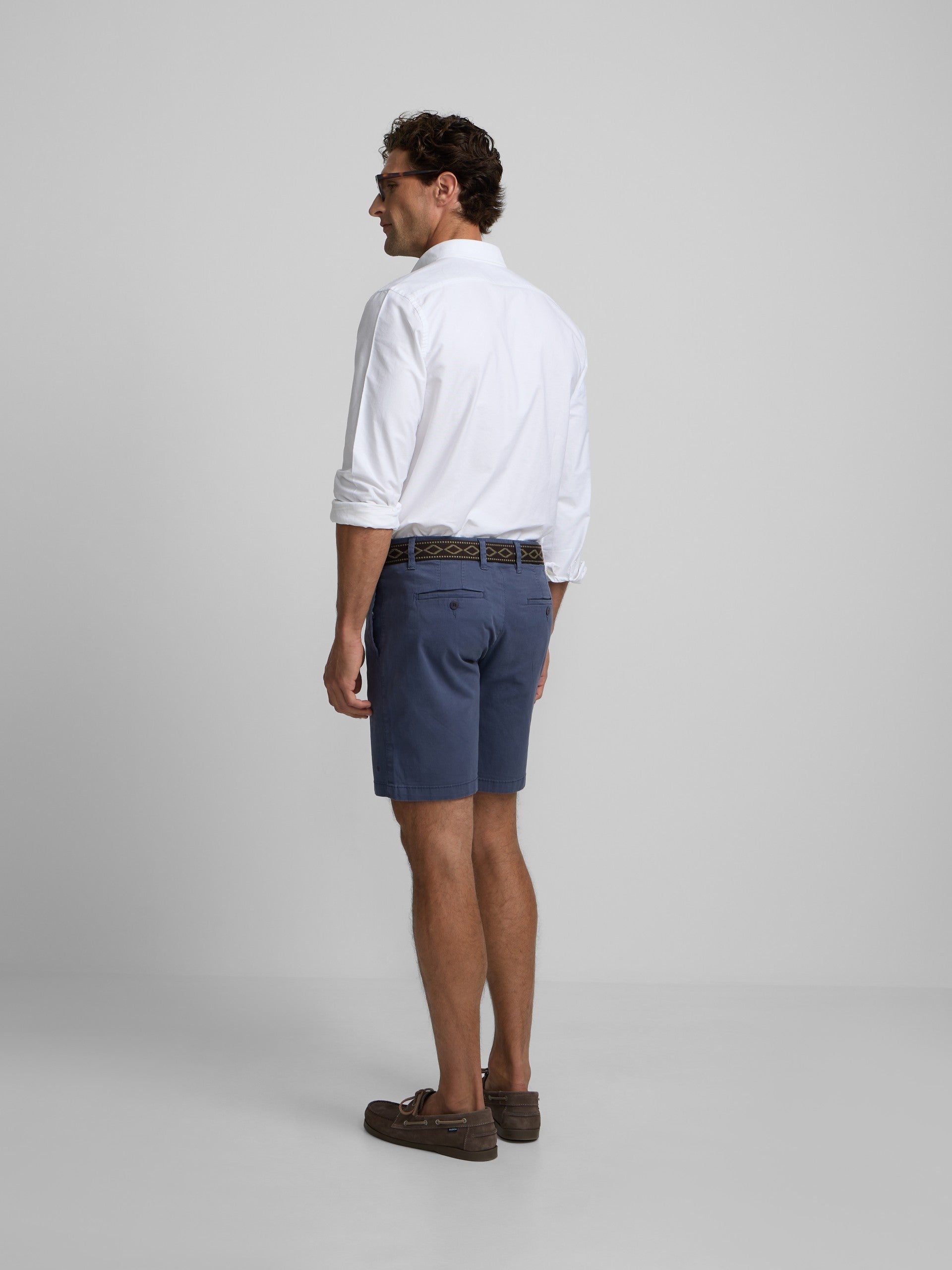 Classic indigo blue pleated Bermuda shorts