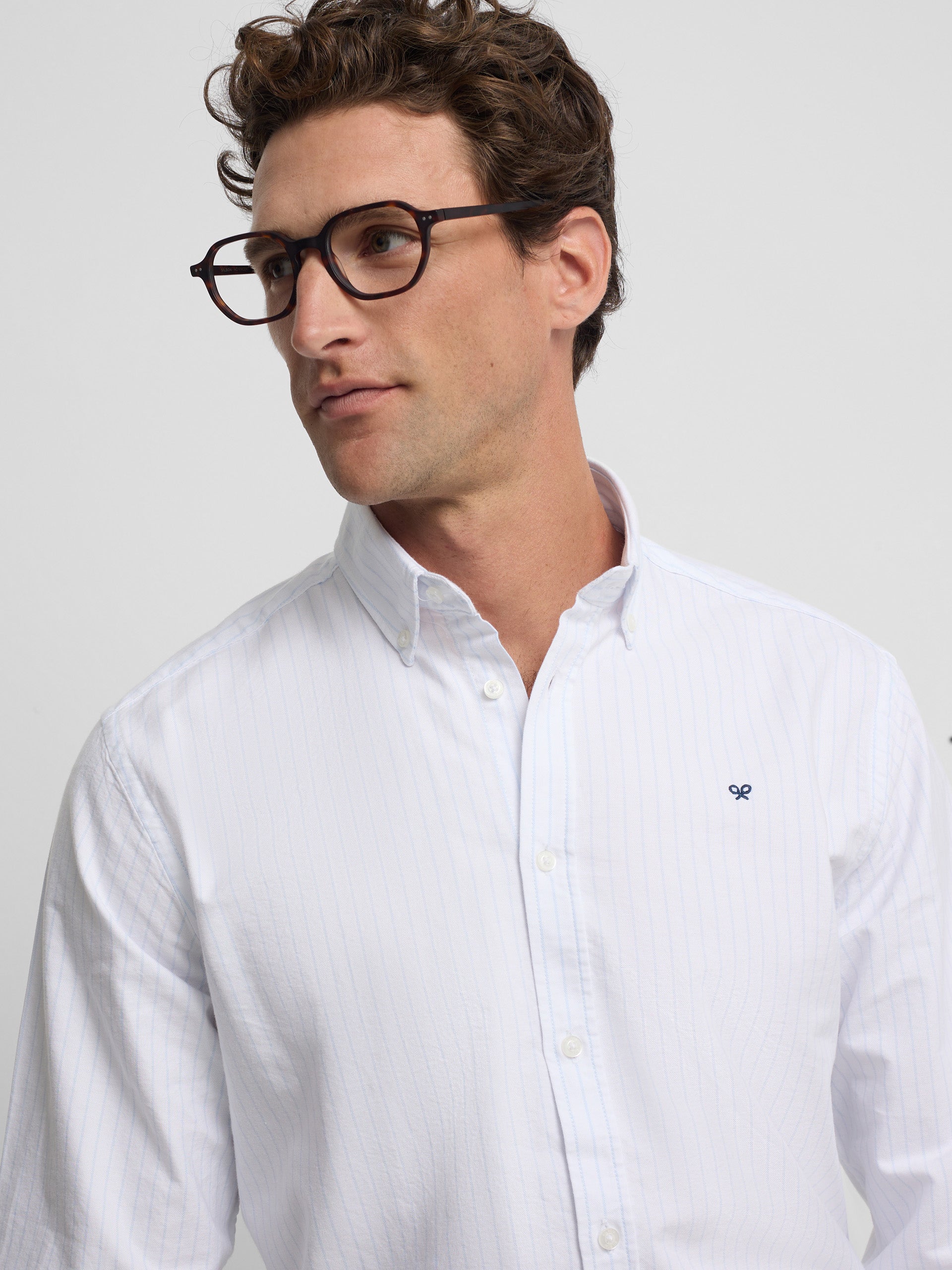 Camisa sport oxford rayas celestes blanca