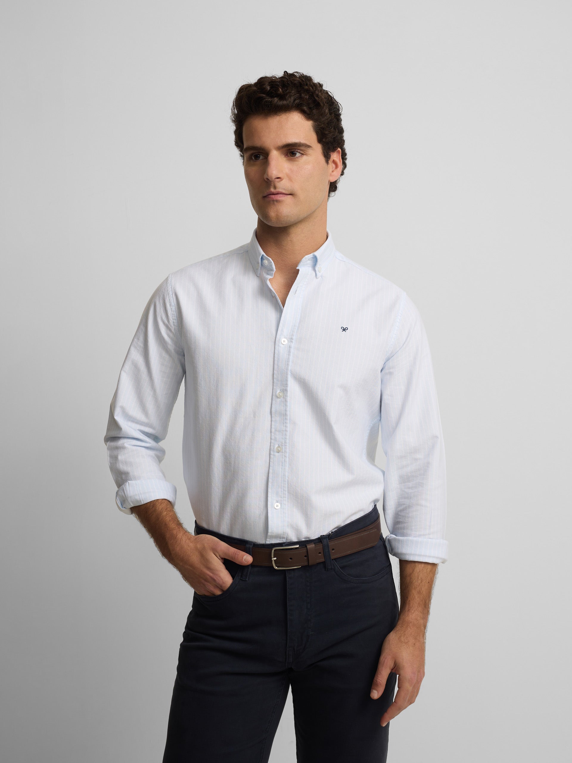 Camisa sport oxford rayas blancas celeste
