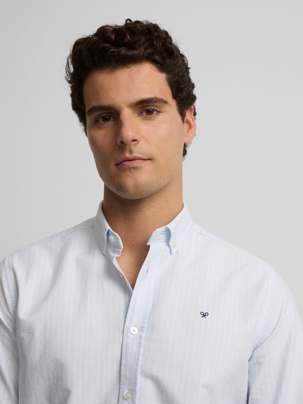 Chemise sport oxford à rayures blanches et bleu ciel