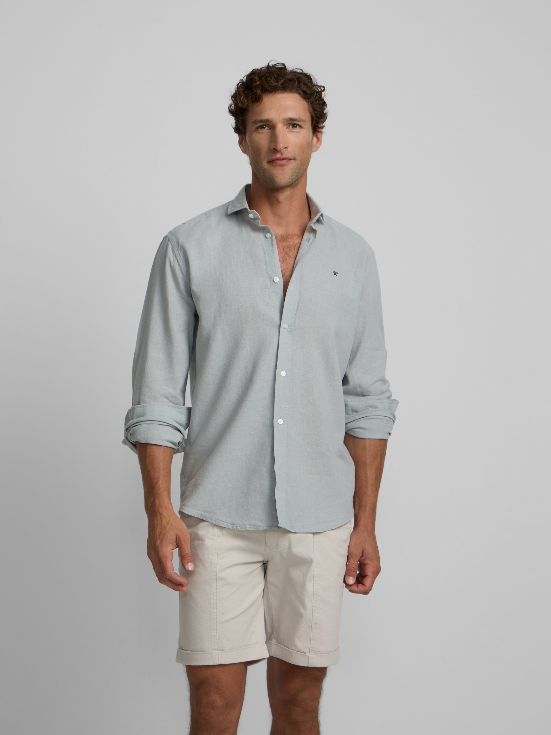 Camisa desportiva de linho verde claro