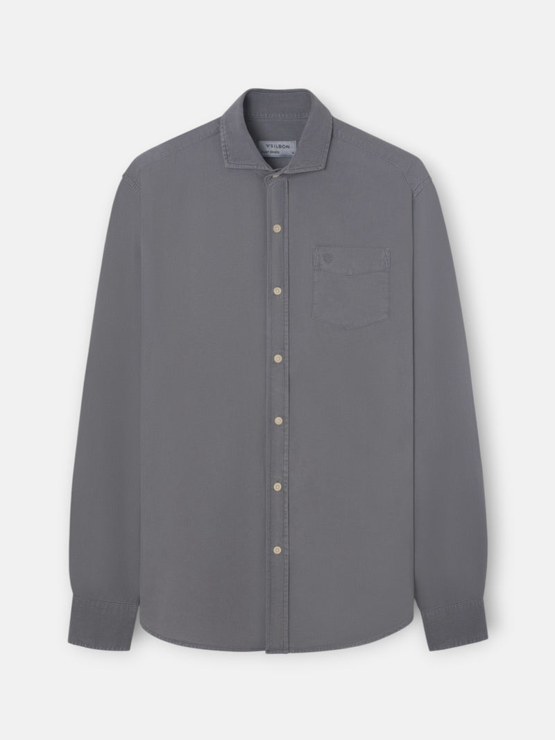 Chemise sport grise à poche usée