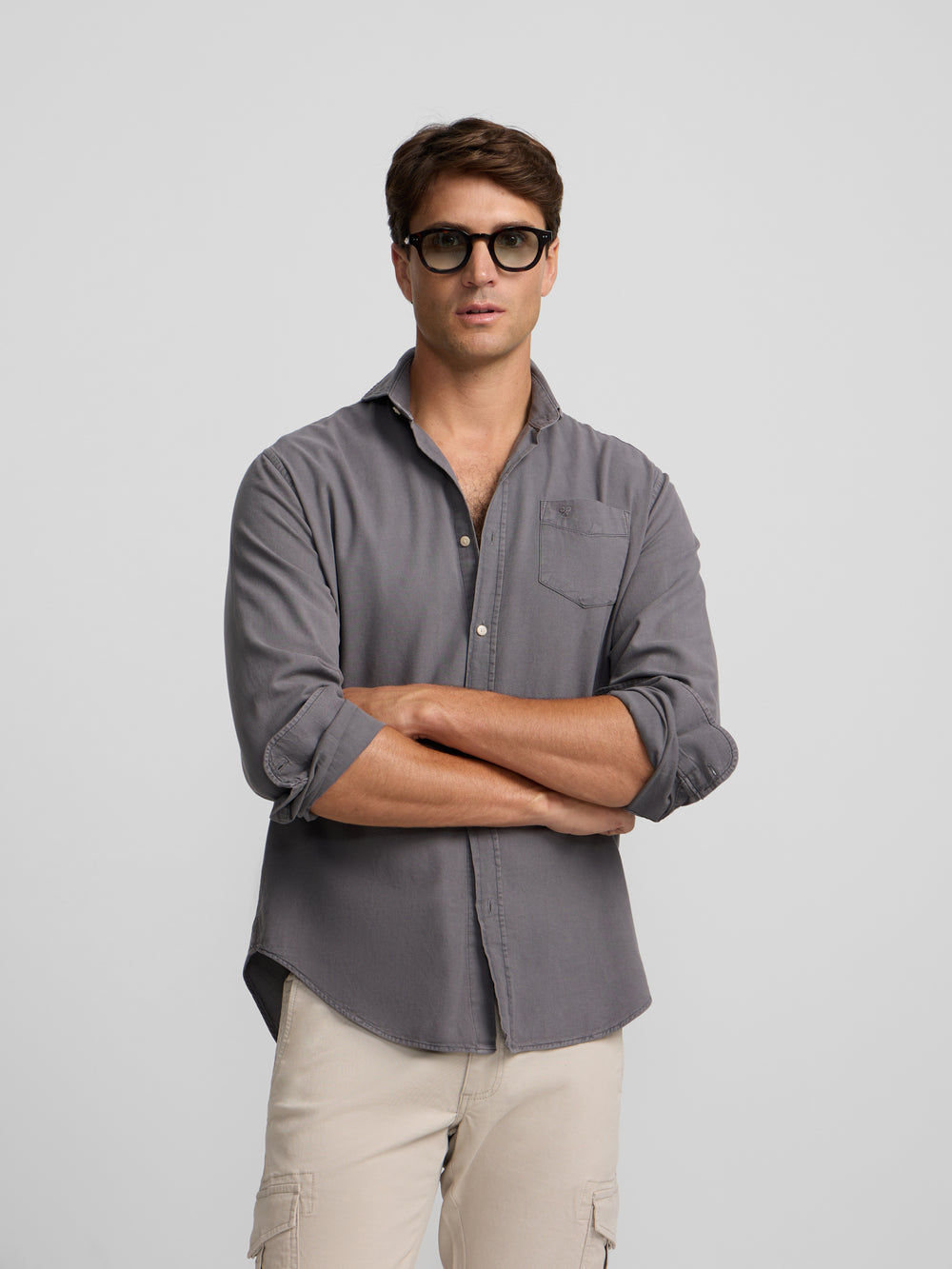 Camisa sport bolso desgastado cinzenta