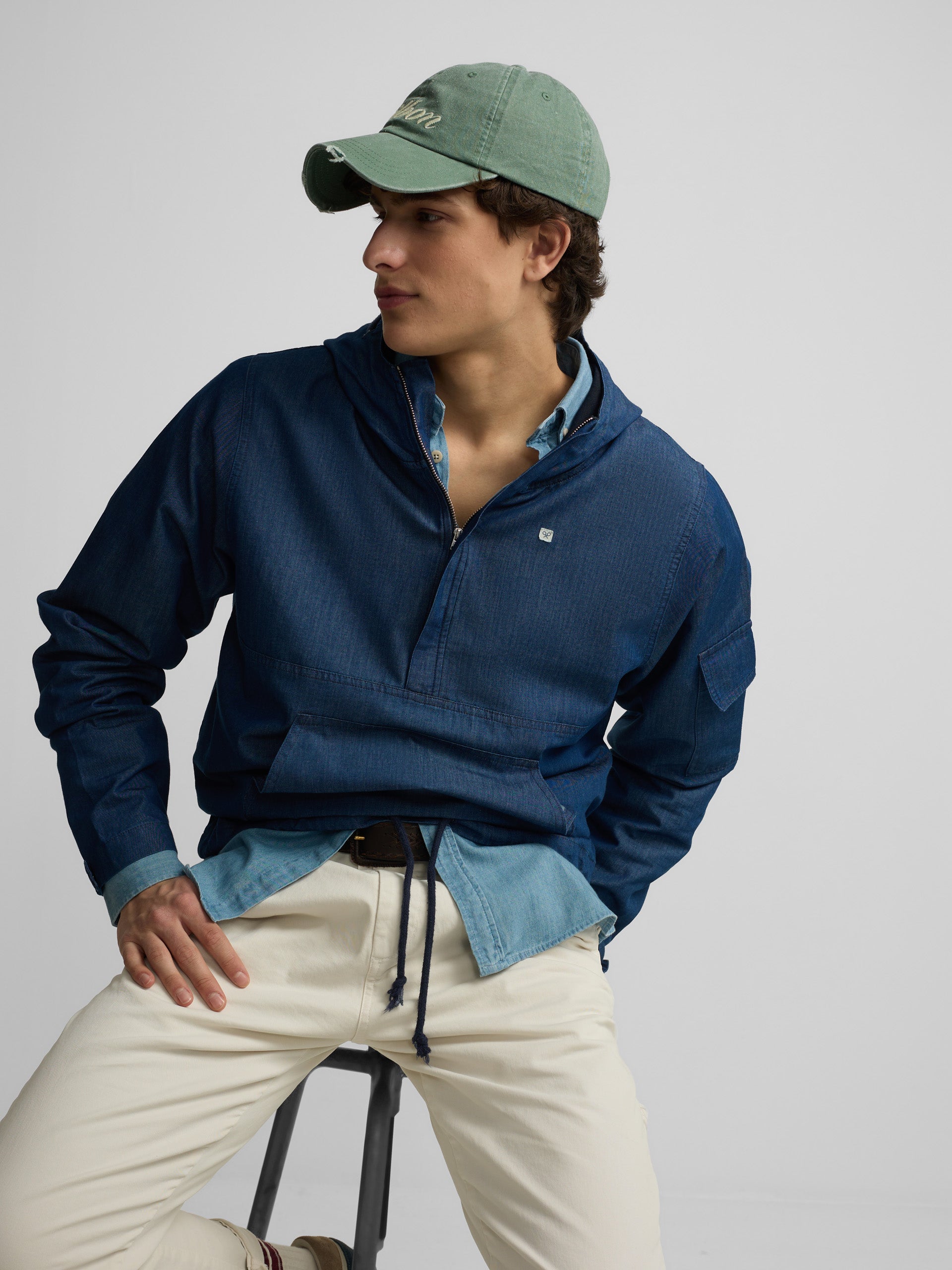 Cortavientos denim capucha azul