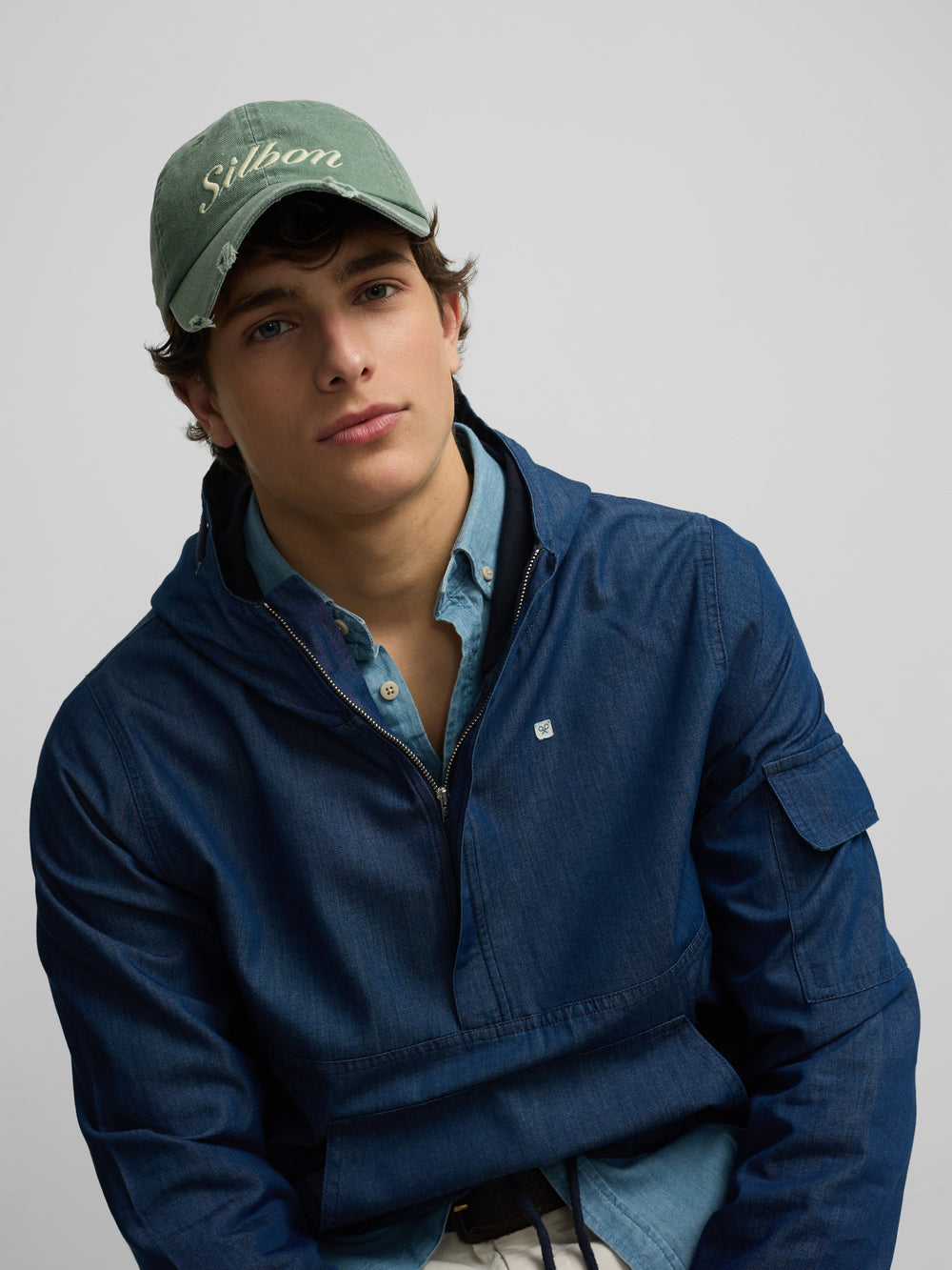 Cortavientos denim capucha azul
