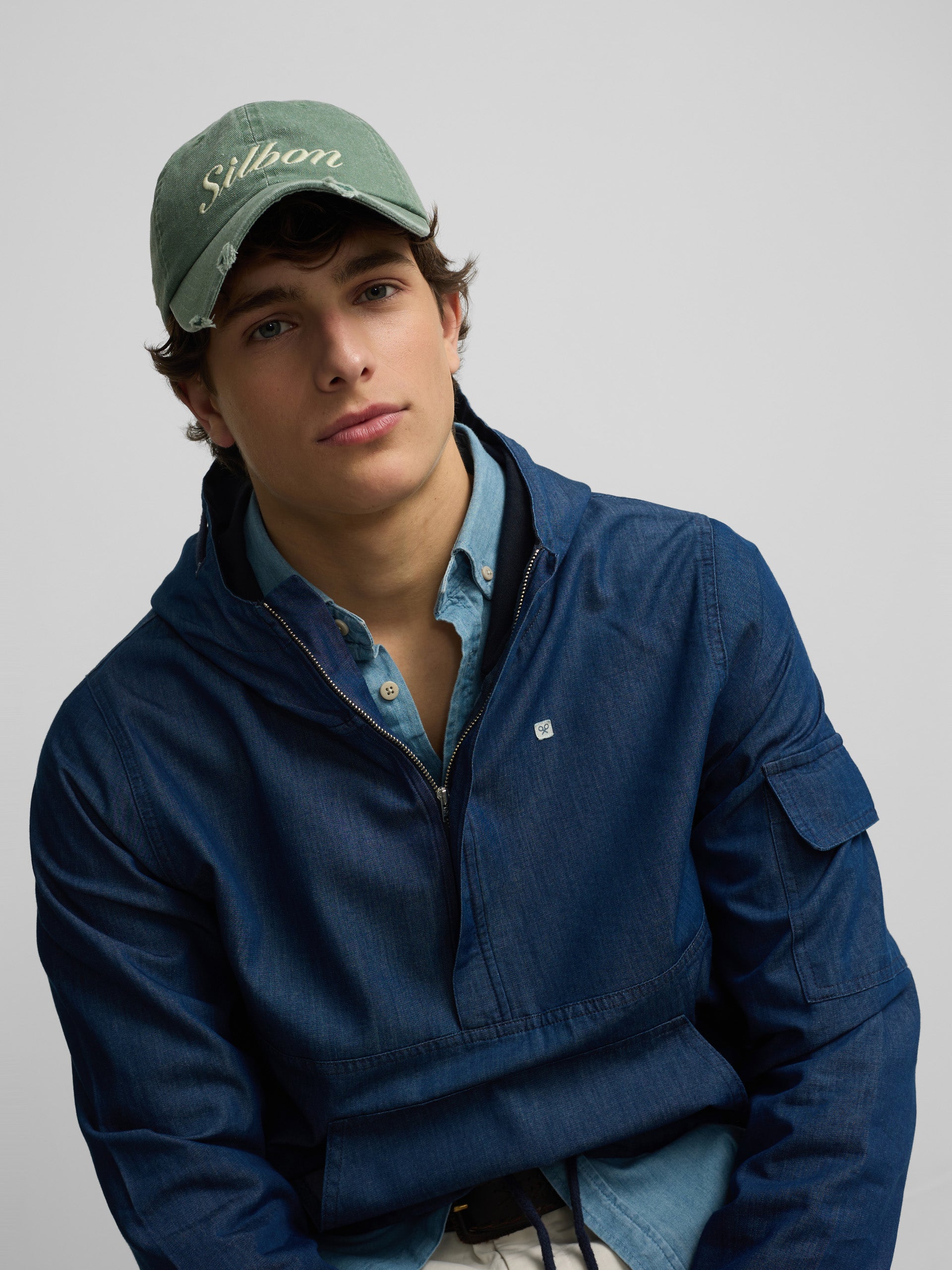 Cortavientos denim capucha azul