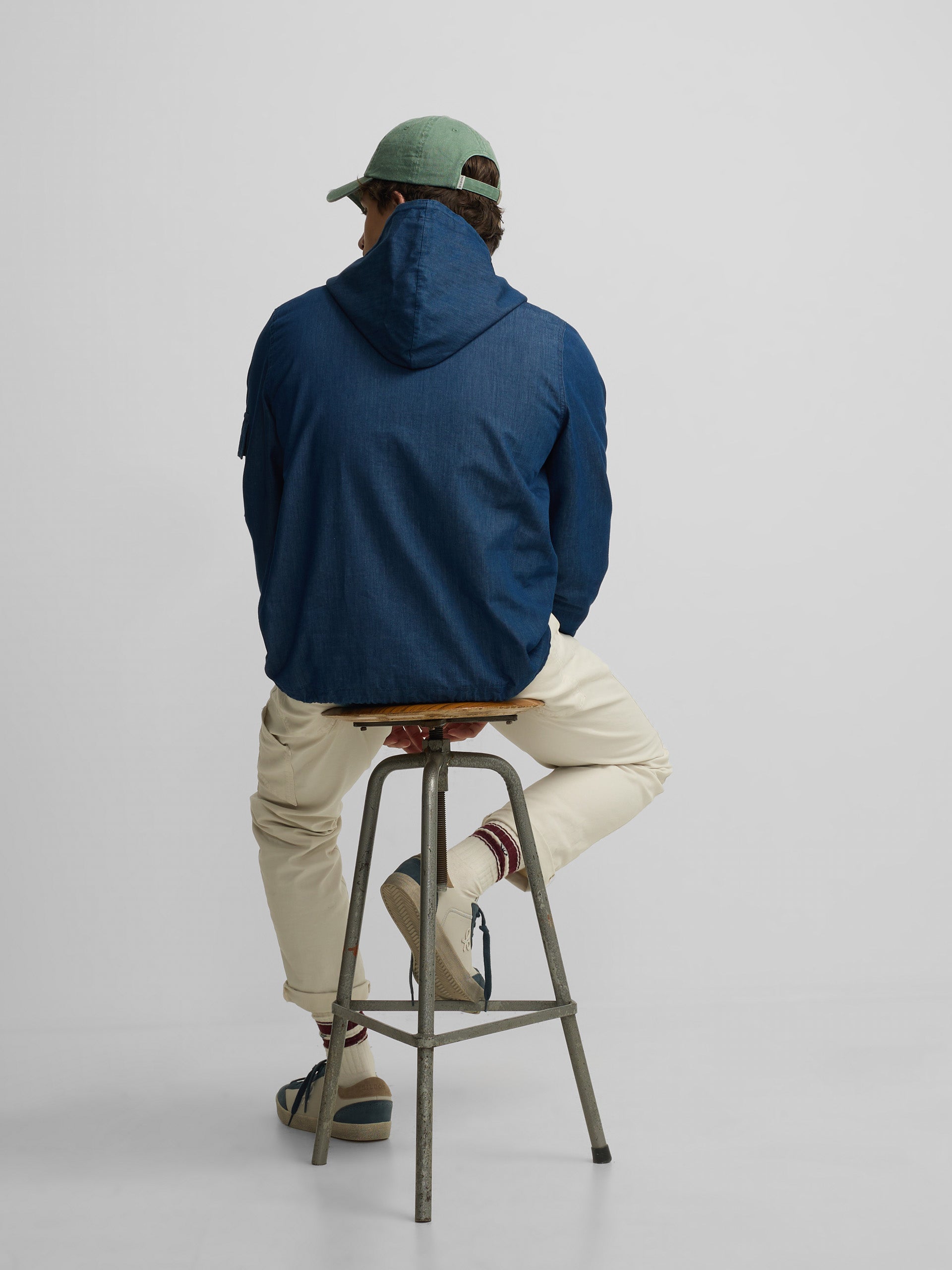 Cortavientos denim capucha azul