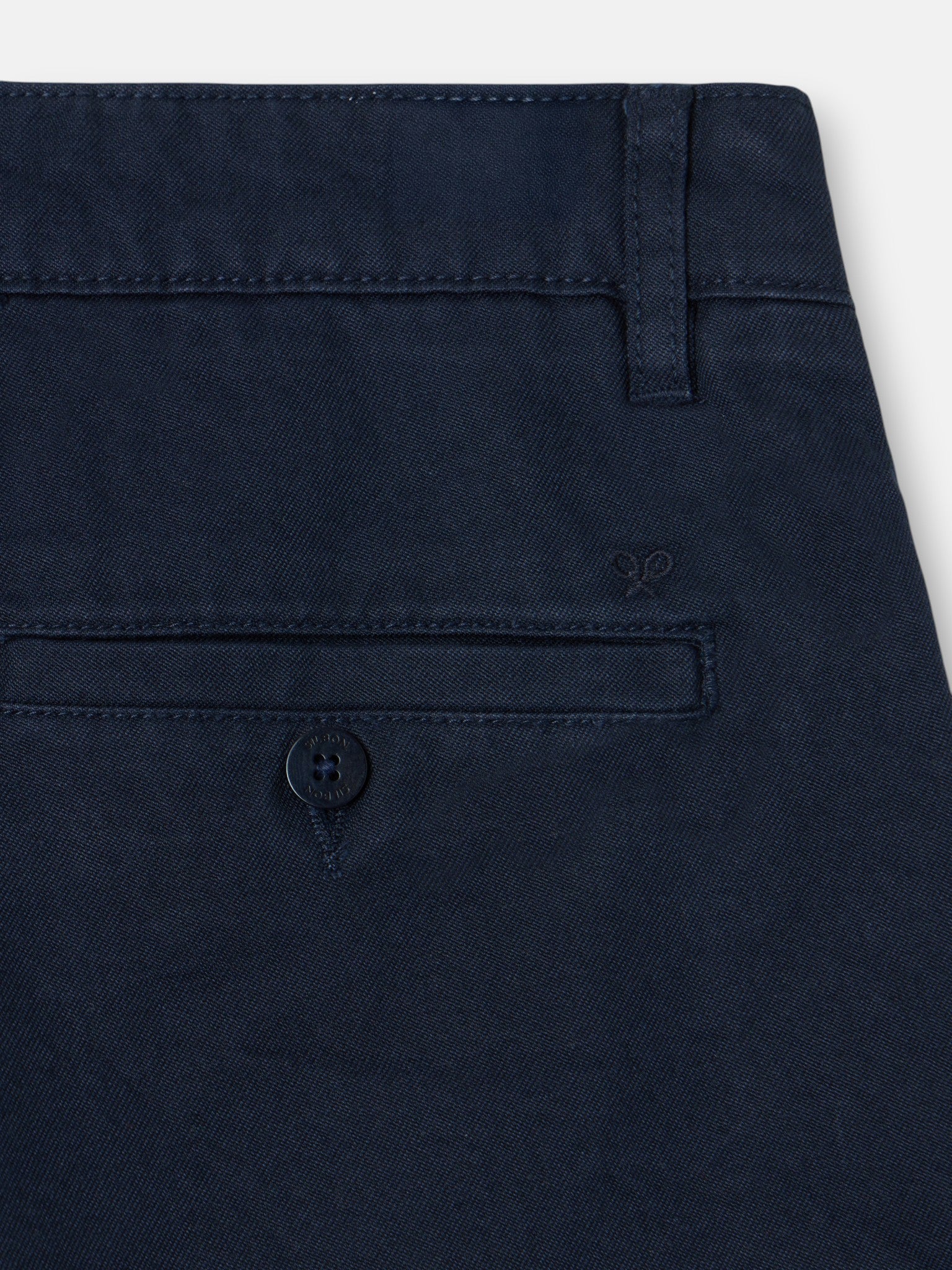 Navy blue pocket Bermuda shorts