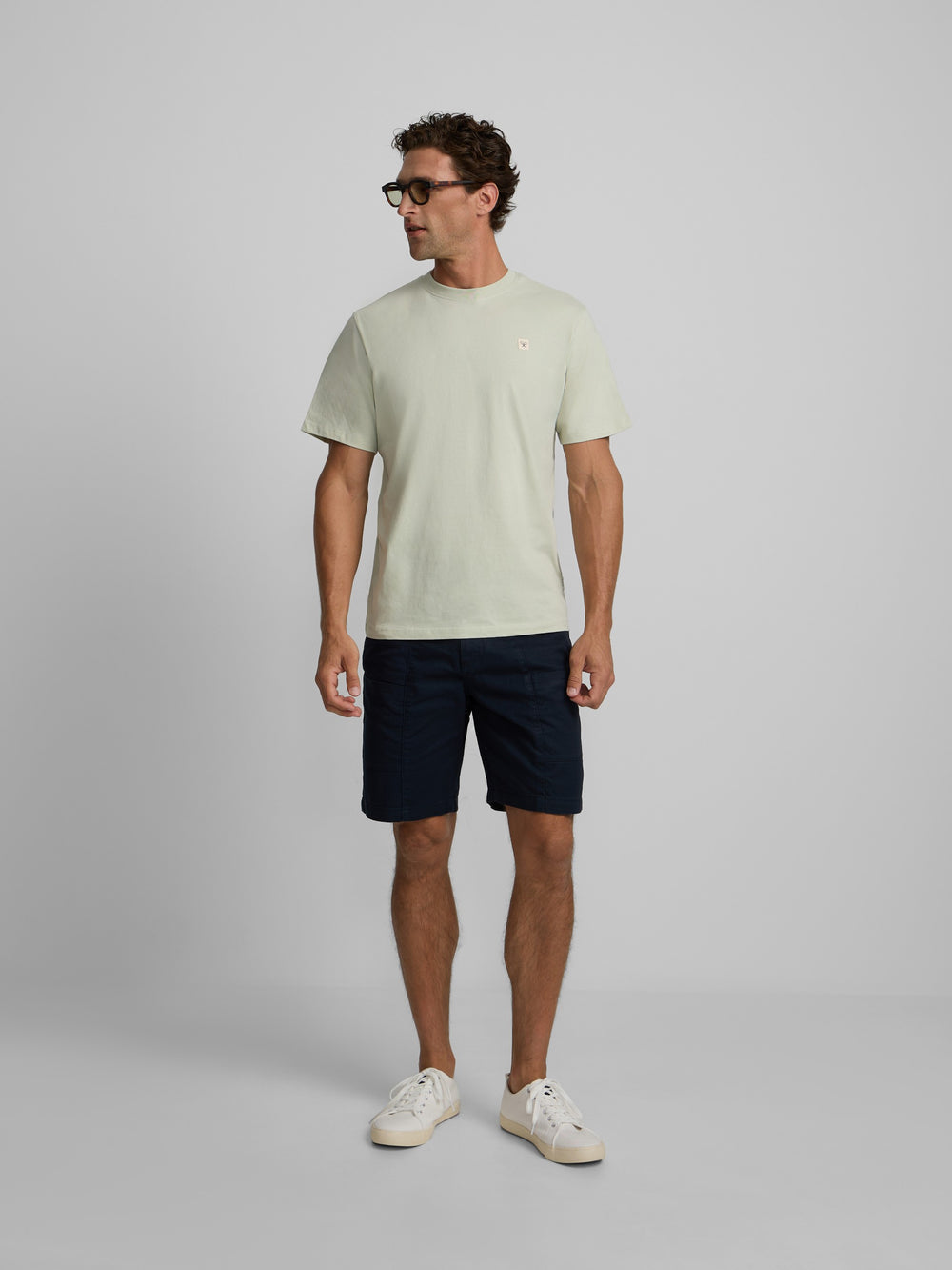 Navy blue pocket Bermuda shorts