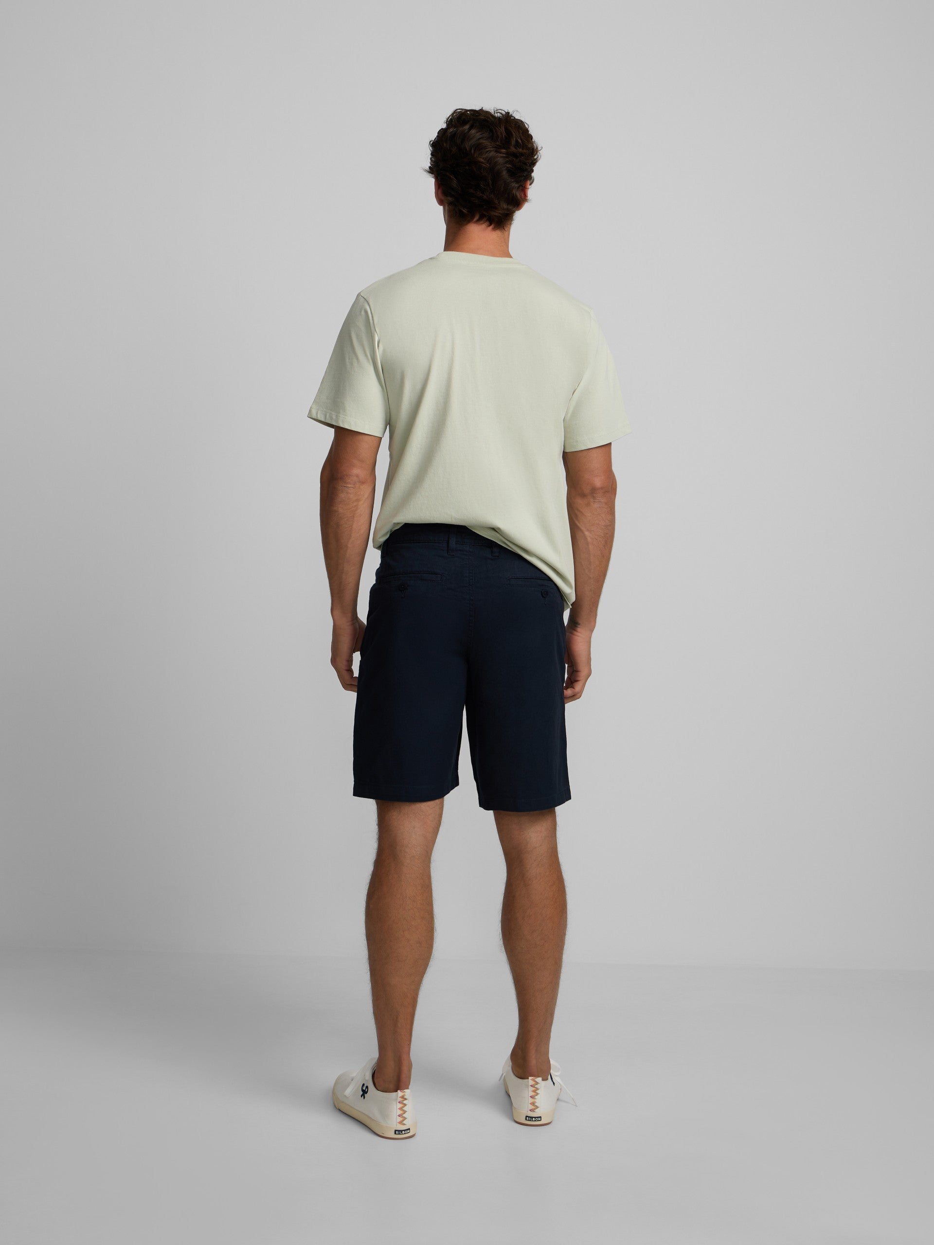 Navy blue pocket Bermuda shorts