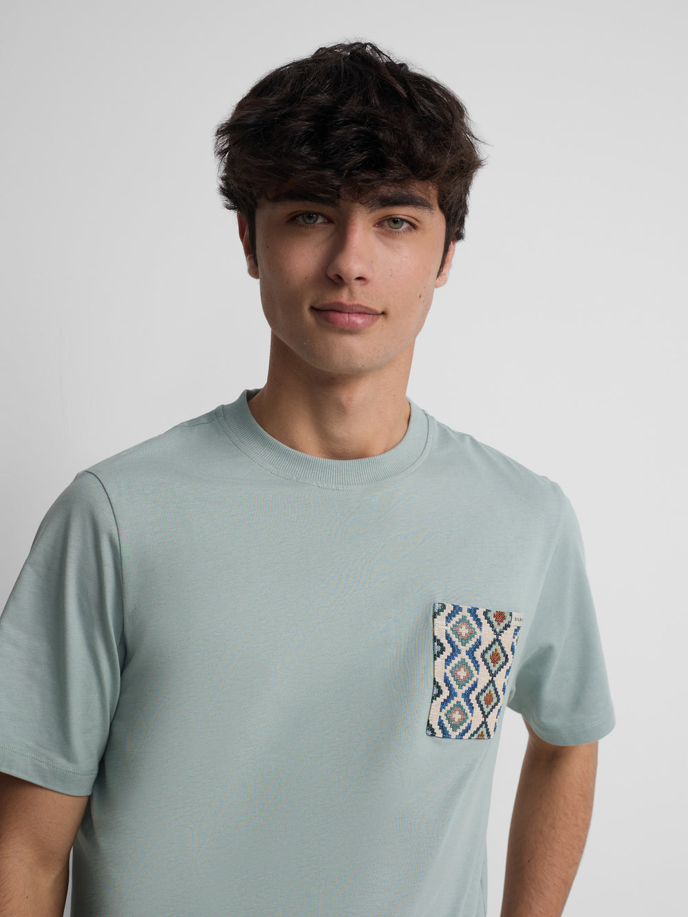T-shirt poche ethnique verte