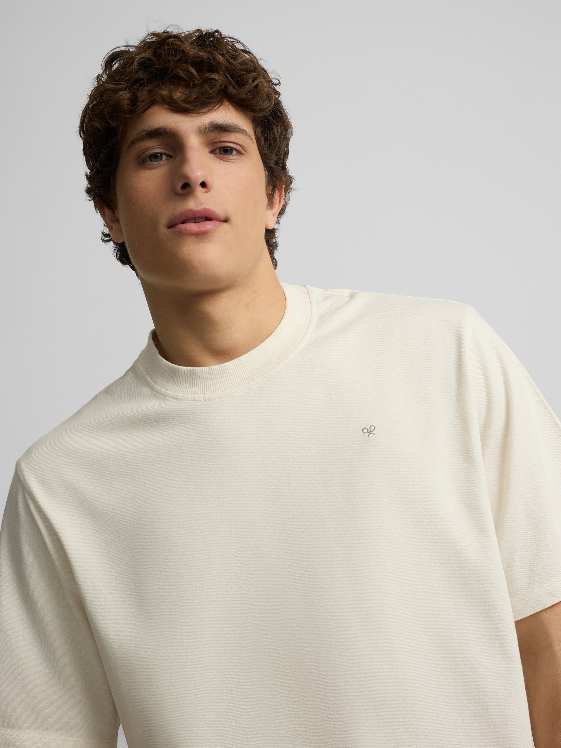 Camiseta special fit Silbon classic society crema