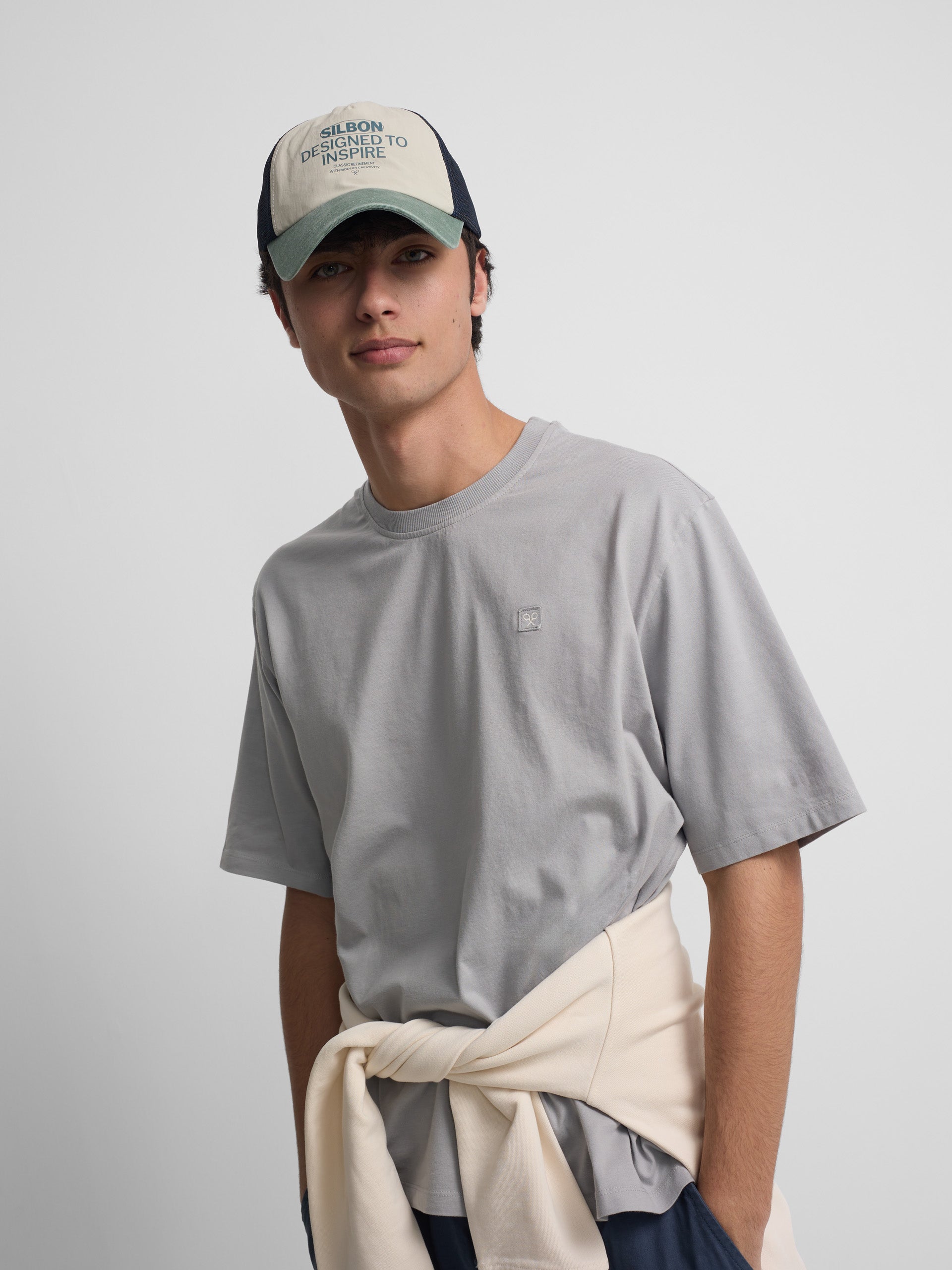 T-shirt coupe spéciale minilogo patch gris