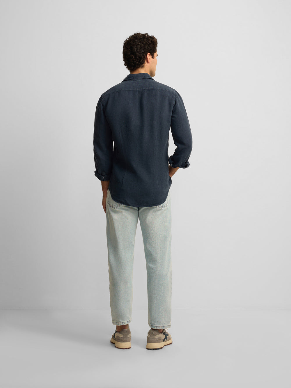 Pantalon sport denim tapered azul claro