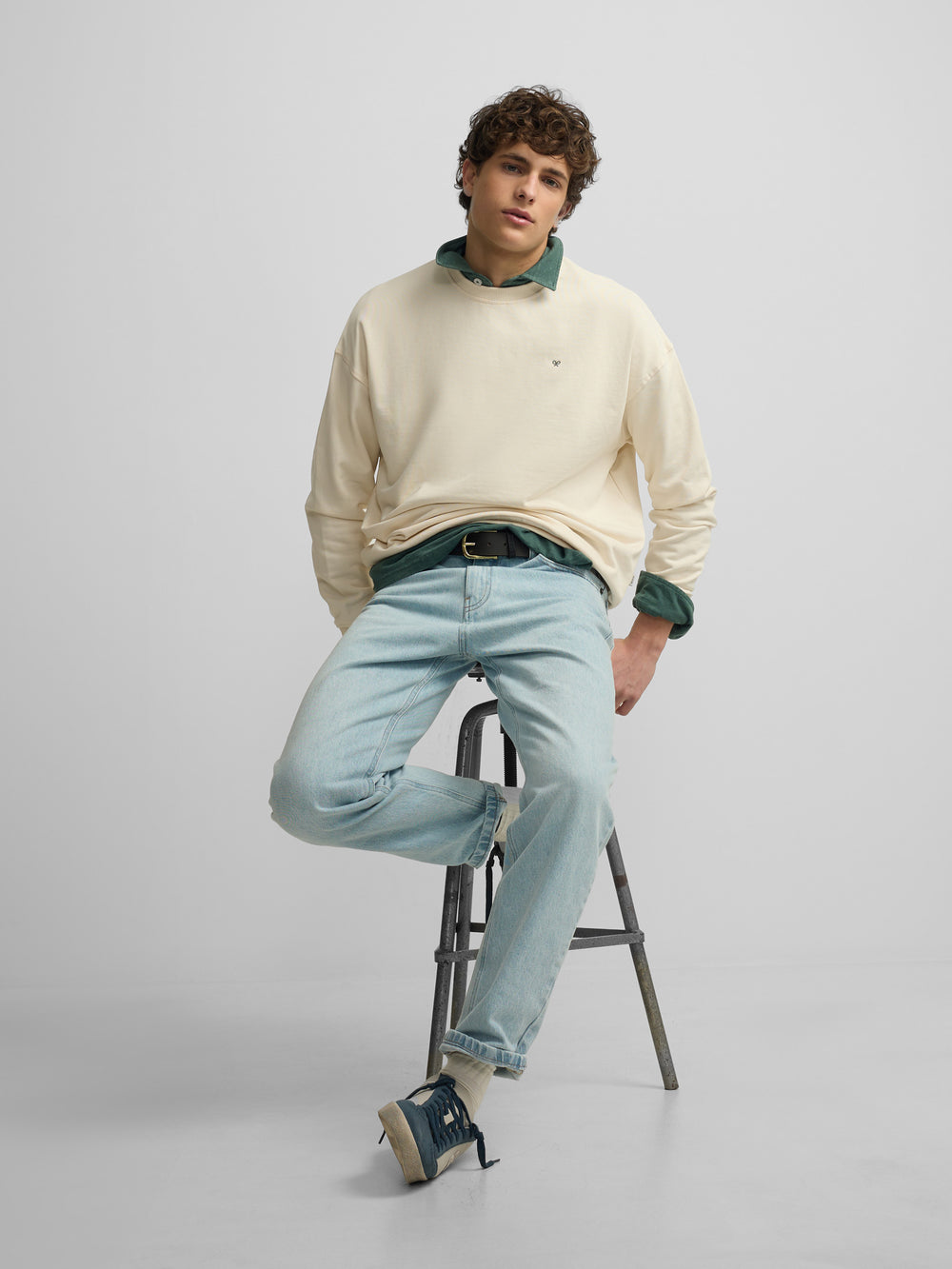 Sudadera relaxed fit plans crema