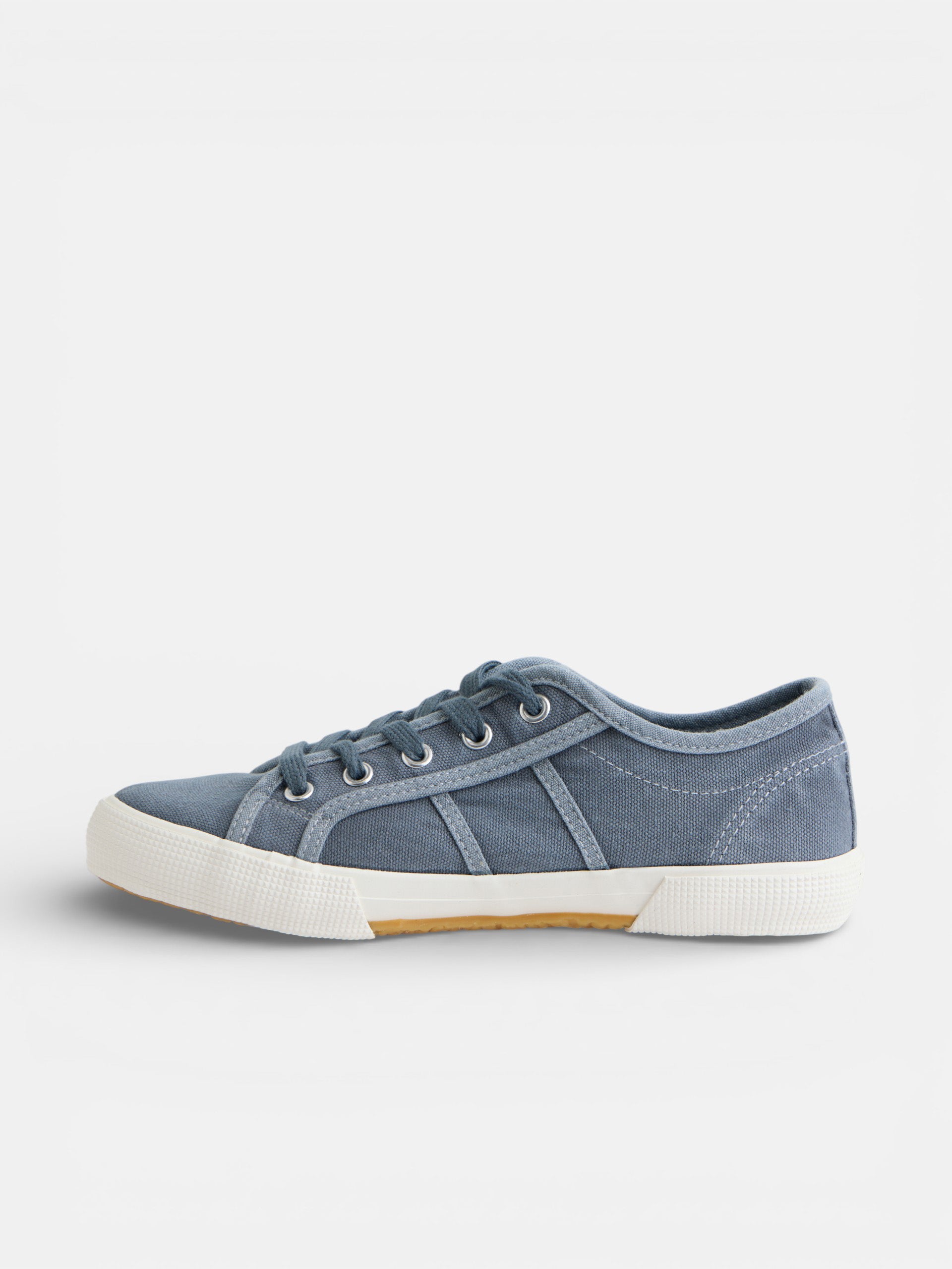 Baskets en denim bleu