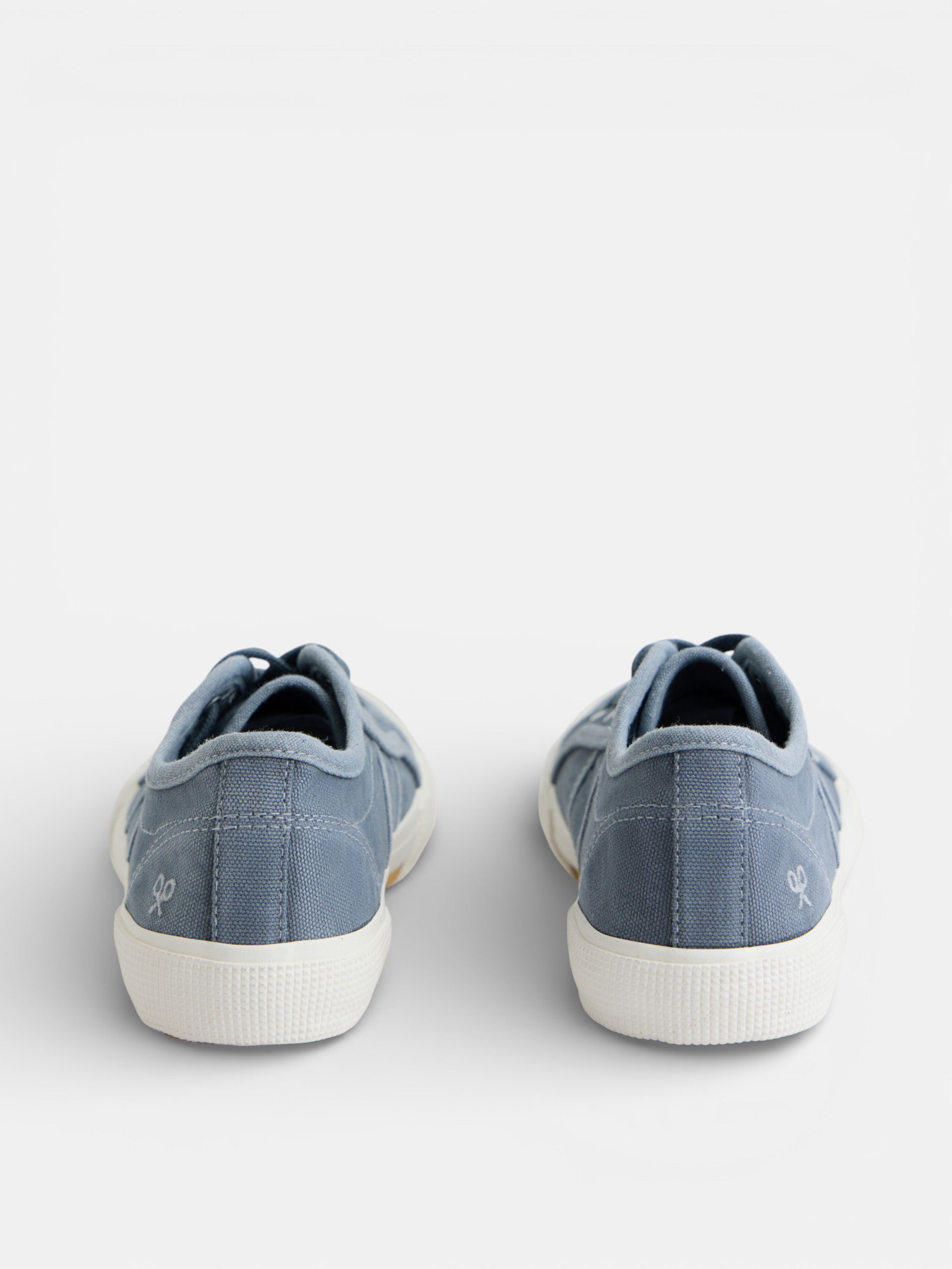 Baskets en denim bleu