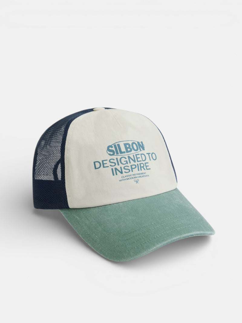 Gorra trucker designed inspired verde
