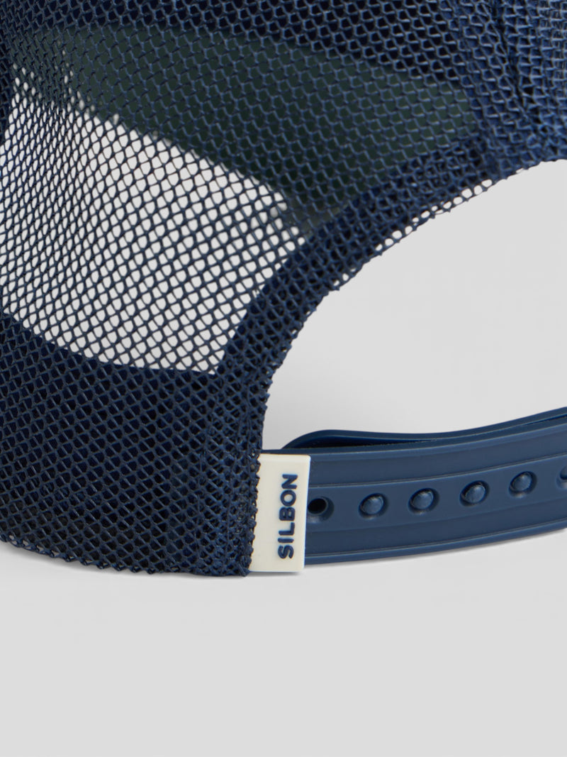 Gorra trucker designed inspired verde