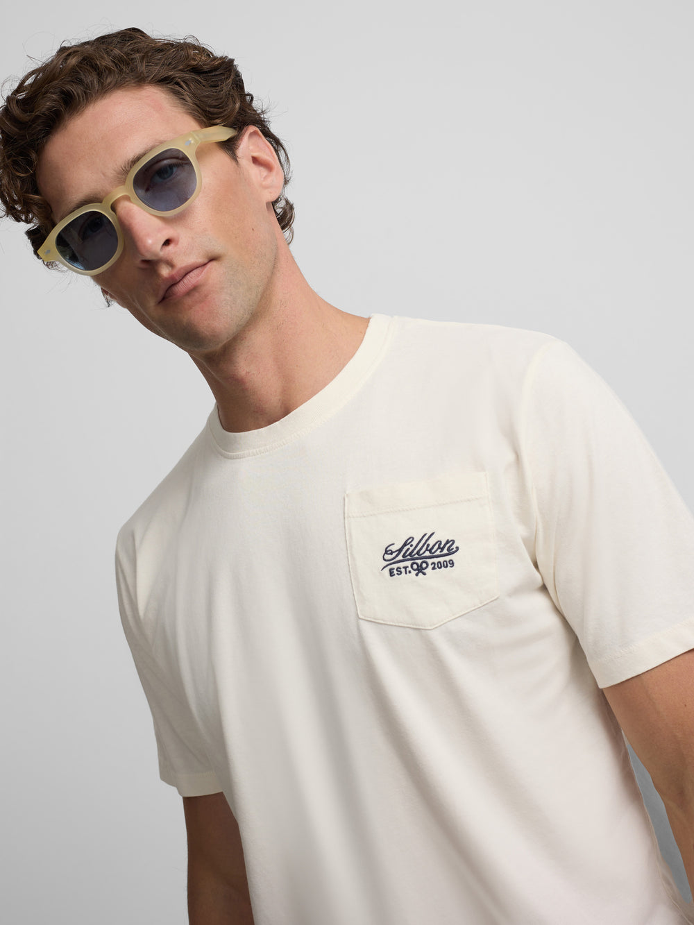 T-shirt bolso garment dye branco