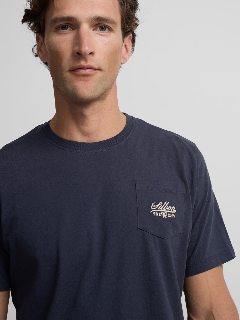 Camiseta bolsillo garmet dye azul marino